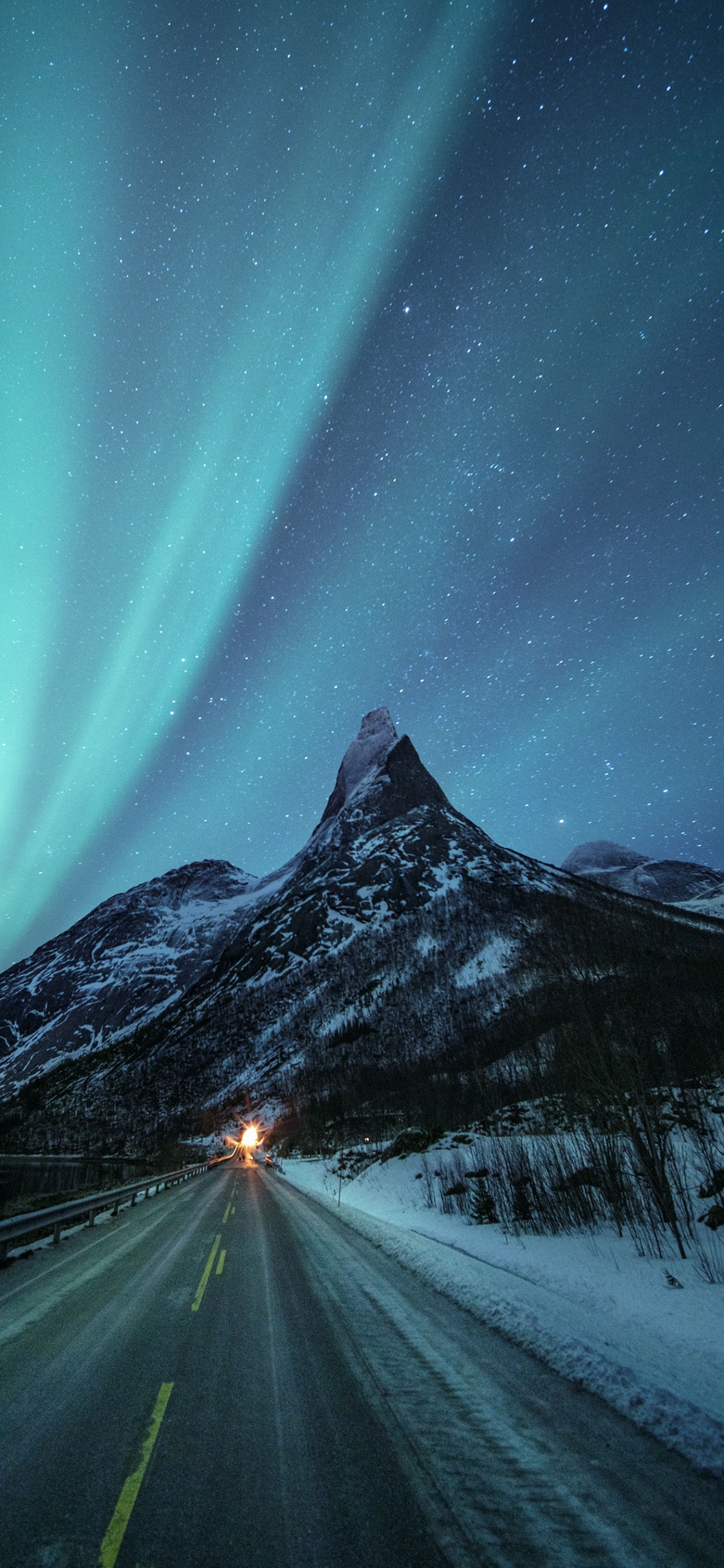 Обои природа, химия, наука, гора, атмосфера в разрешении 1125x2436