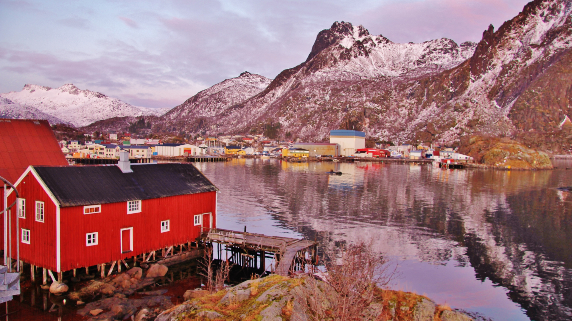 Обои отражение, достопримечательность, природа, гора, фьорд в разрешении 1920x1080