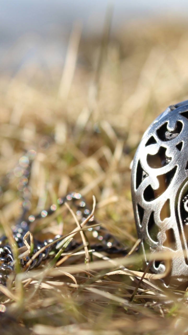 Обои во время сердца, ювелирные изделия, кулон, ожерелье, гравюра в разрешении 720x1280