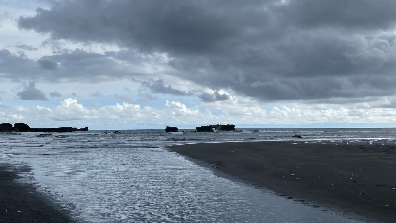 Обои водоем, жидкость, водный путь, гидроресурсы, облако в разрешении 1366x768