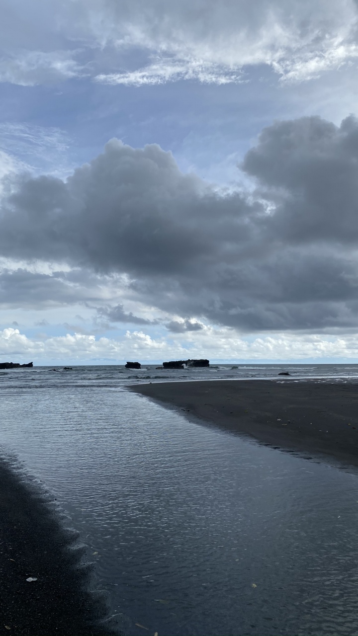 Обои водоем, жидкость, водный путь, гидроресурсы, облако в разрешении 720x1280