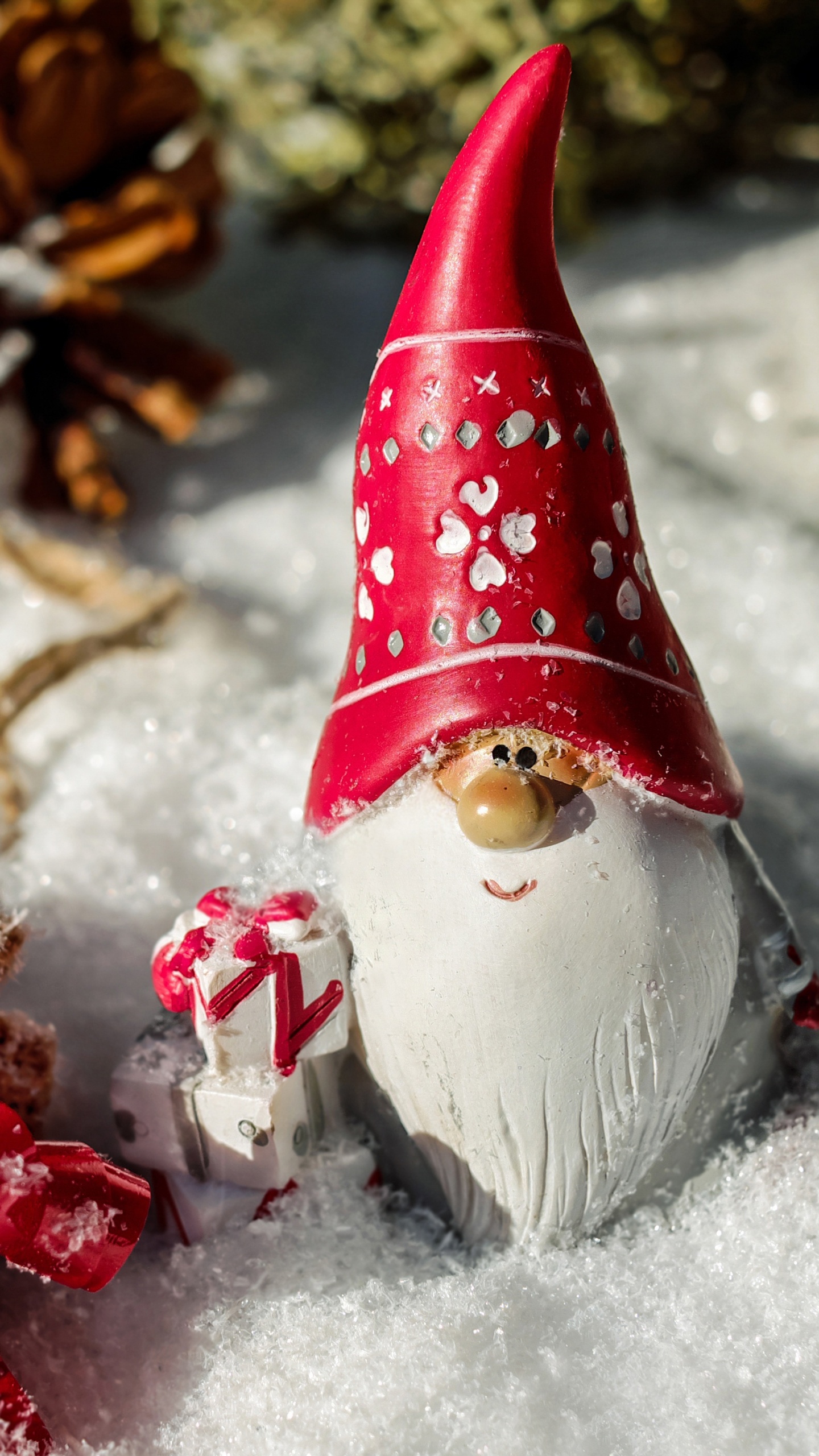 Обои Рождественский день, Санта-Клаус, Рождественские украшения, рождественский орнамент, Рождество в разрешении 1440x2560