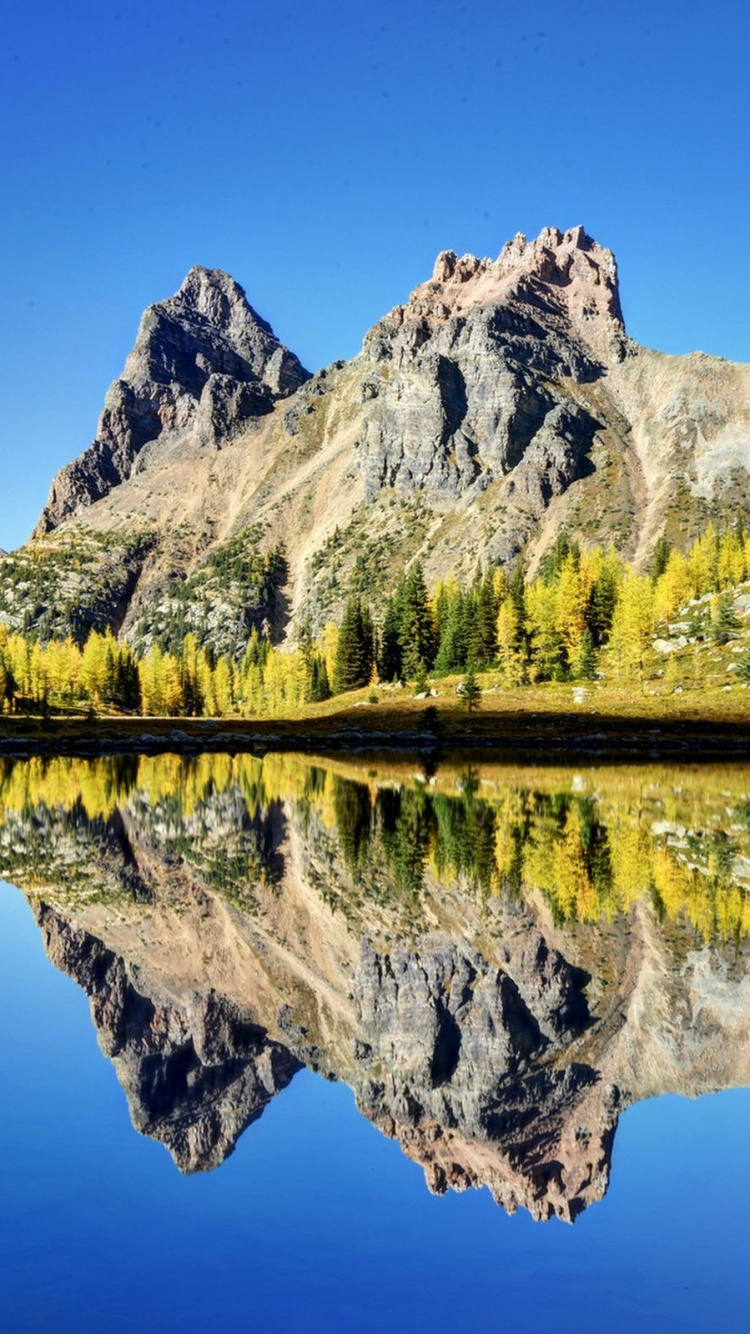 Обои отражение, природа, гора, горный рельеф, дикая местность в разрешении 750x1334
