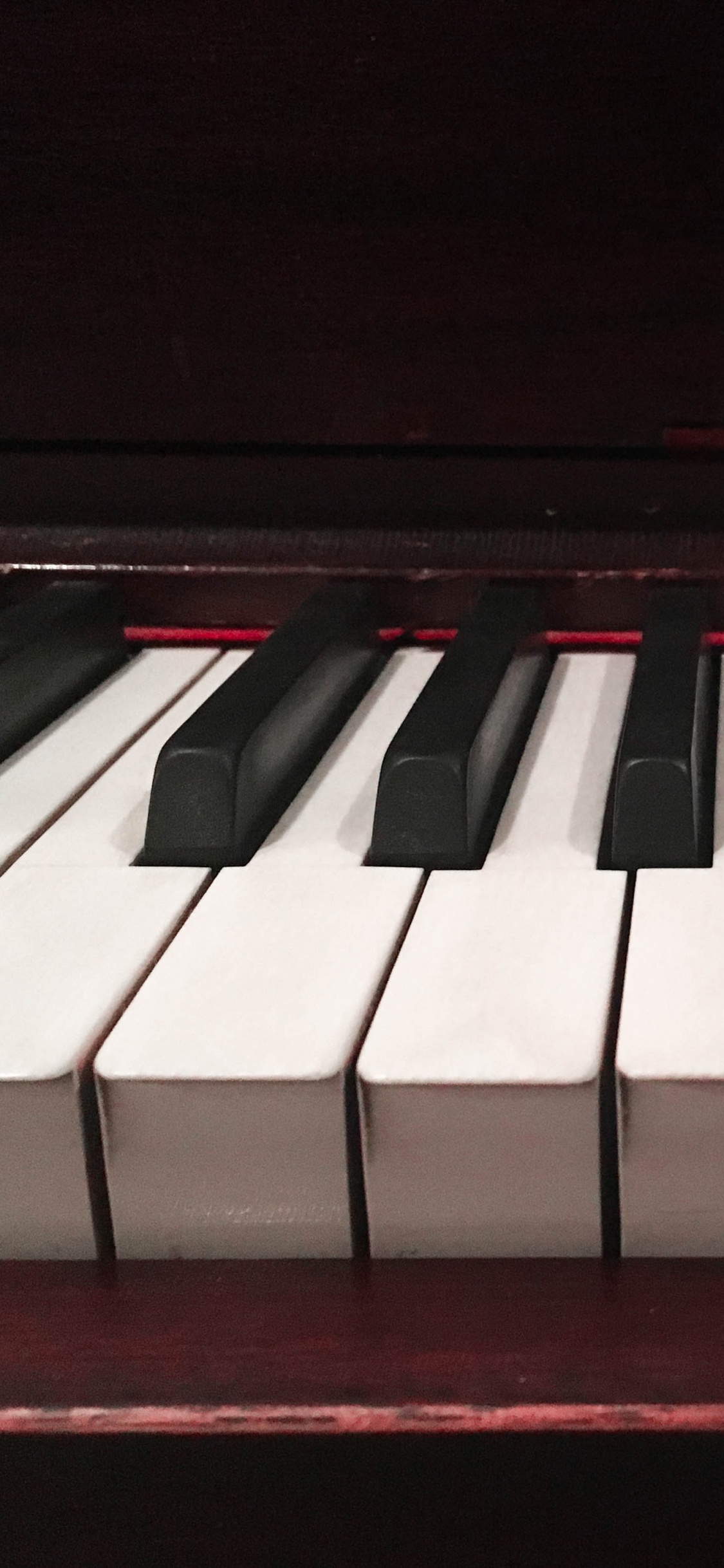 Обои фортепьяно, синтезатор, клавиатура, ключ, музыкальный инструмент в разрешении 1125x2436