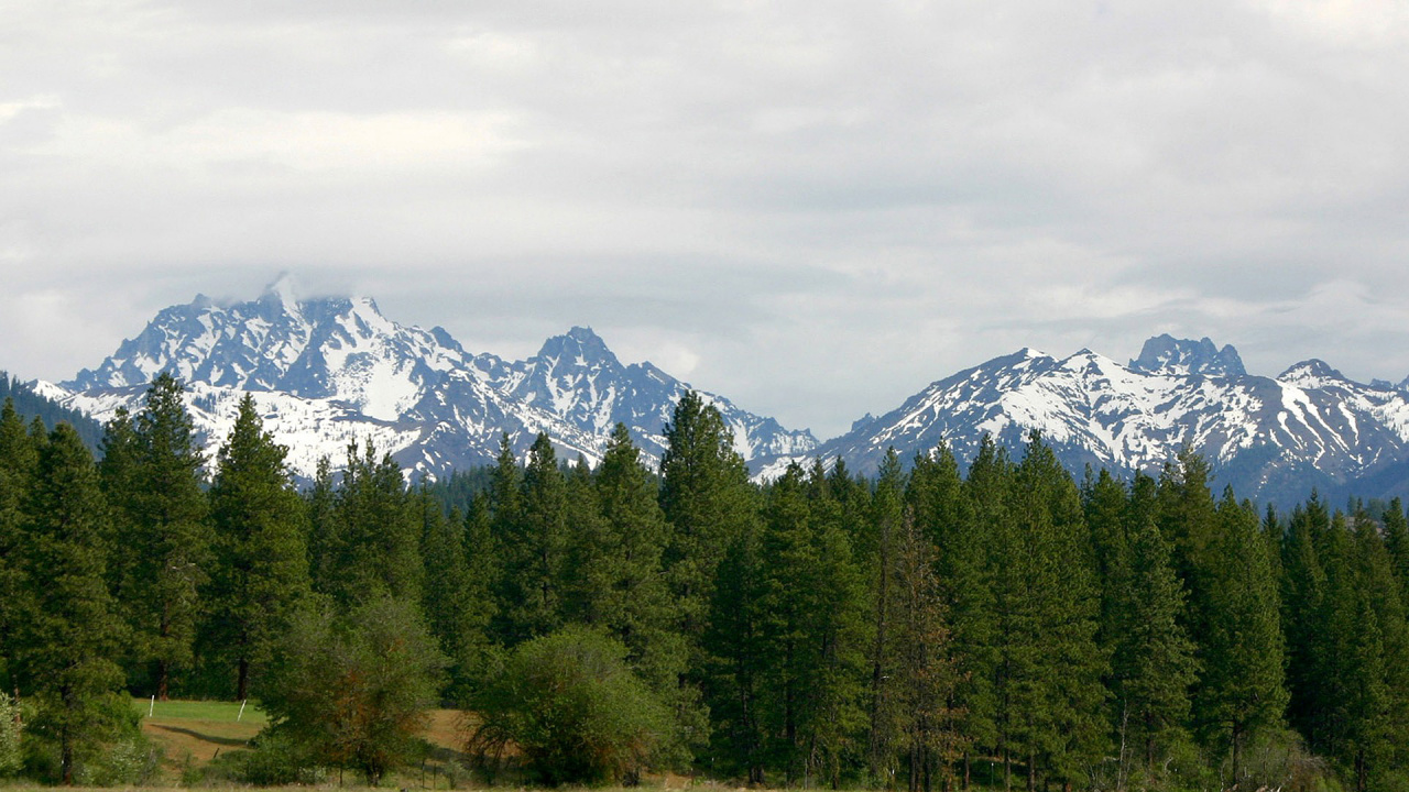 Обои кировец к710, горный рельеф, горный хребет, природный ландшафт, нагорье в разрешении 1280x720