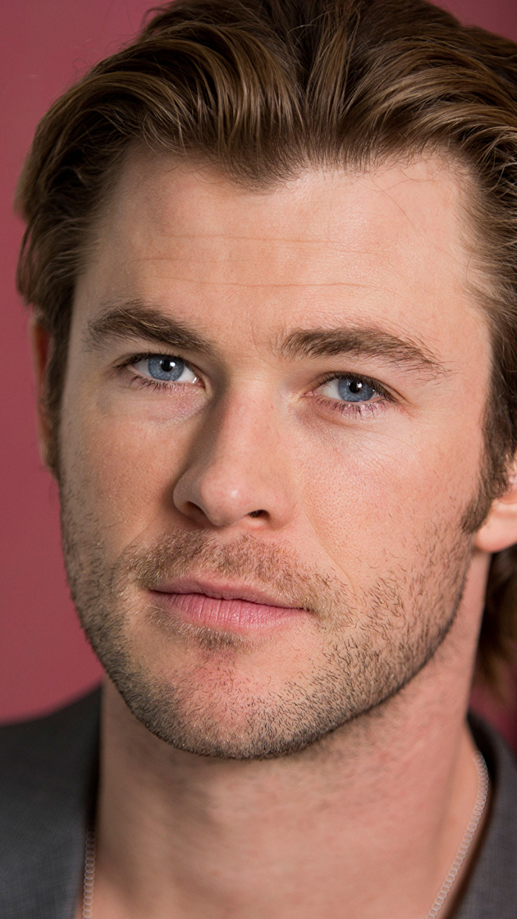 Обои знаменитость, актер, волосы на лице, лоб, бровь в разрешении 750x1334