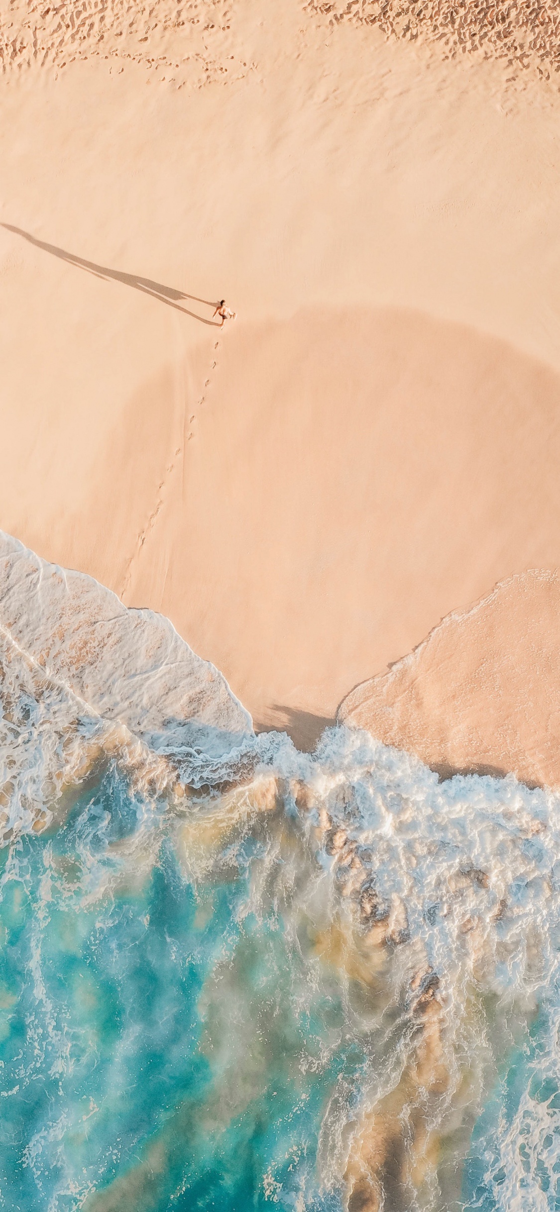 Обои soundcloud, цвет беж, древесина, склон, прут в разрешении 1125x2436