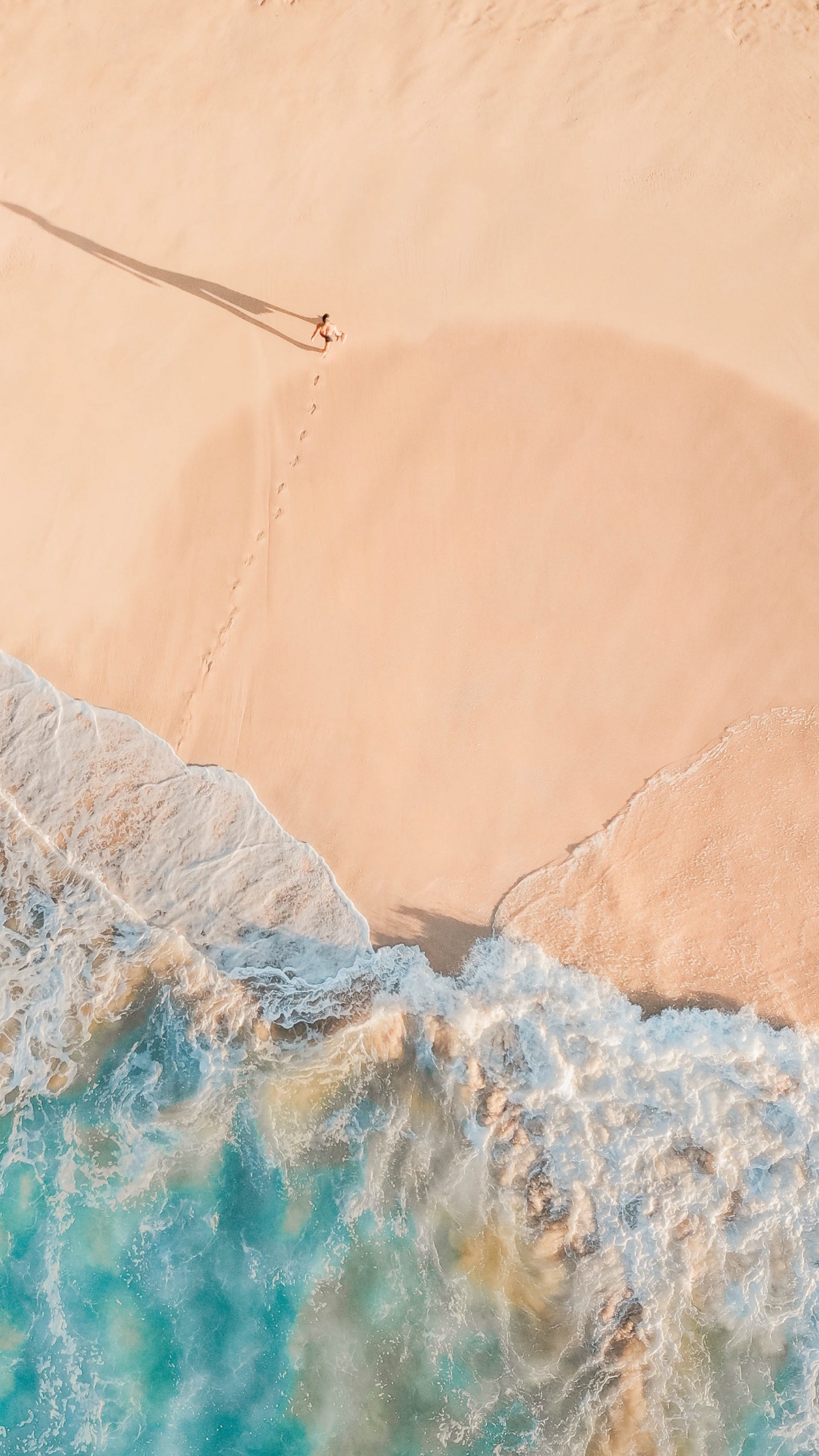 Обои soundcloud, цвет беж, древесина, склон, прут в разрешении 1440x2560