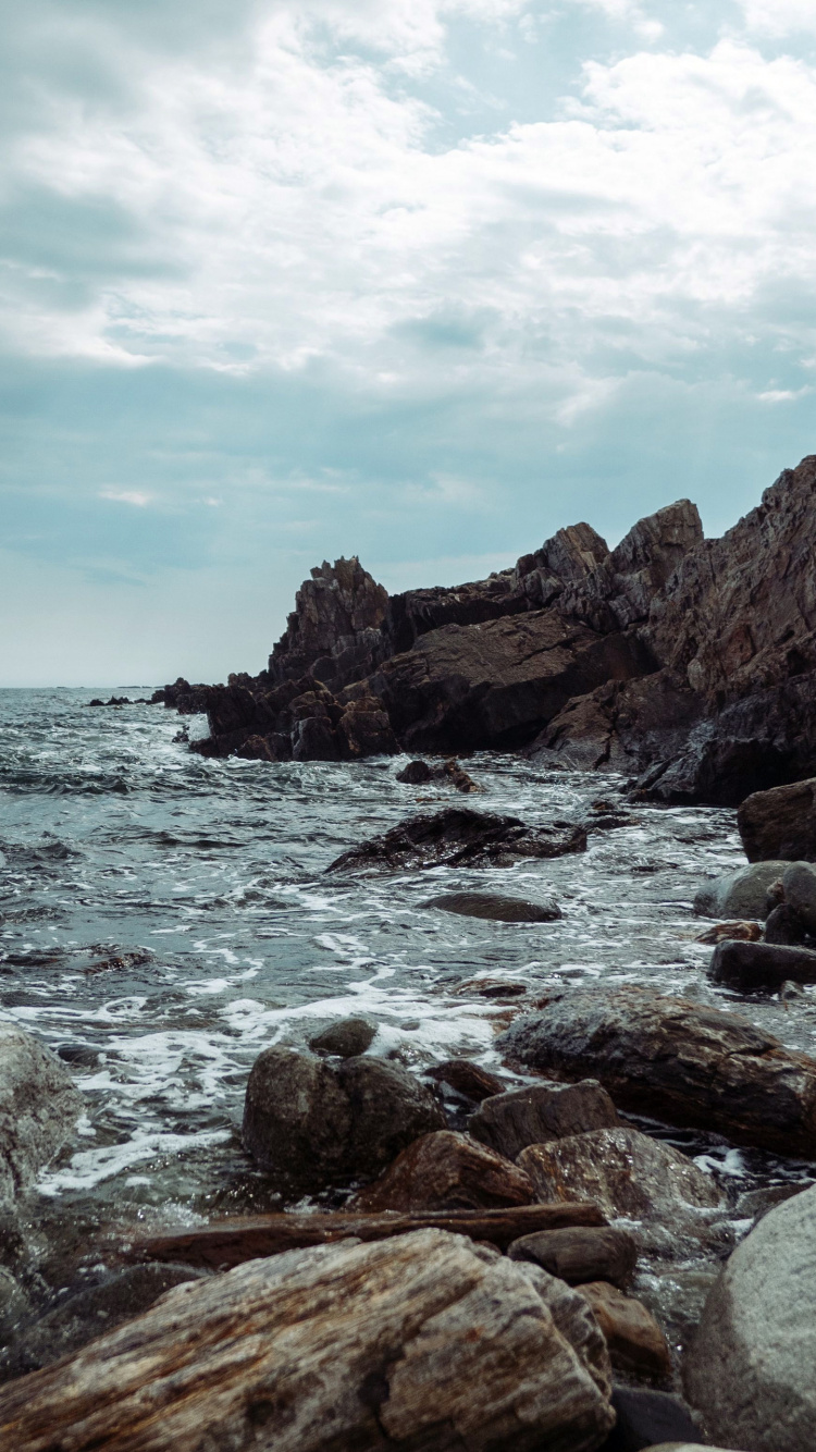 Обои море, побережье, вода, природа, рок в разрешении 750x1334