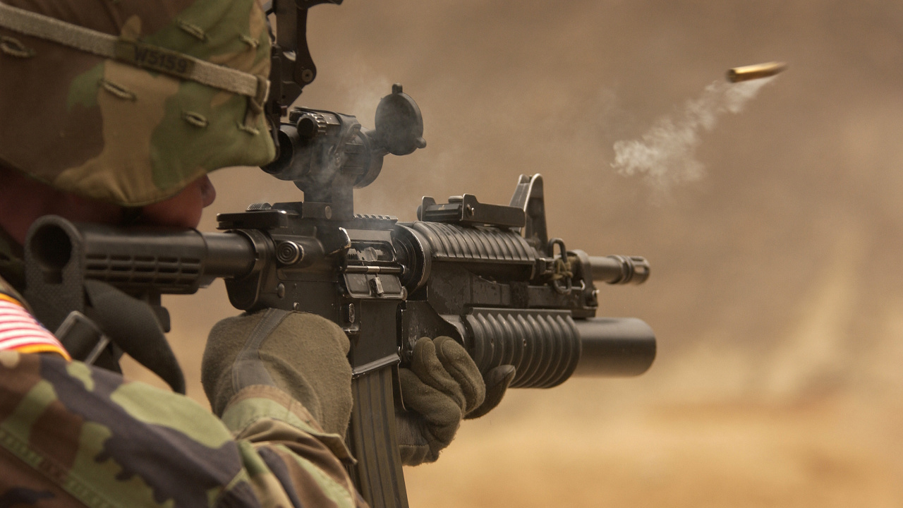 Обои солдат, орудие, огнестрельное оружие, военнослужащие, пулемет в разрешении 1280x720