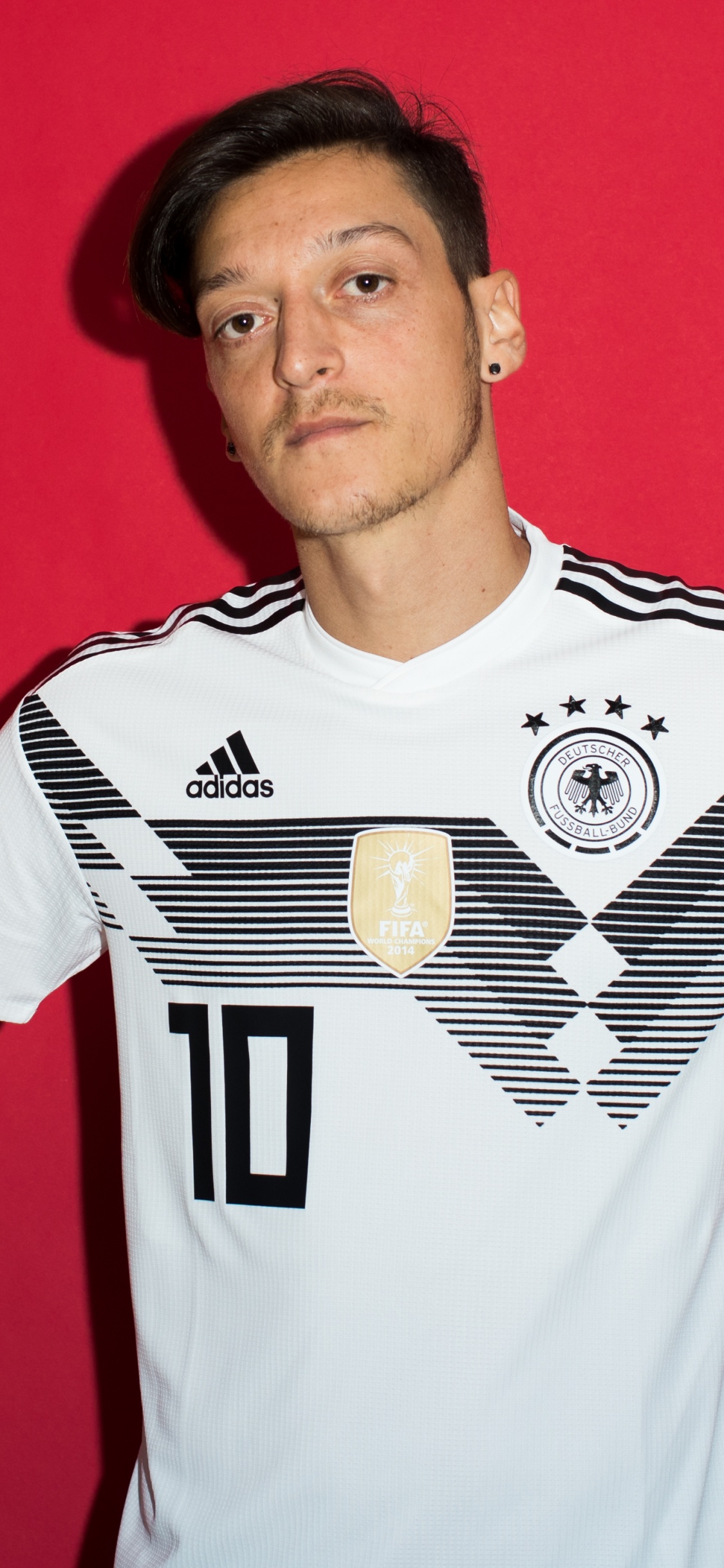 Обои ЧМ 2018, сборная Германии по футболу, Арсенал Ф С, плечо, одежда в разрешении 1125x2436