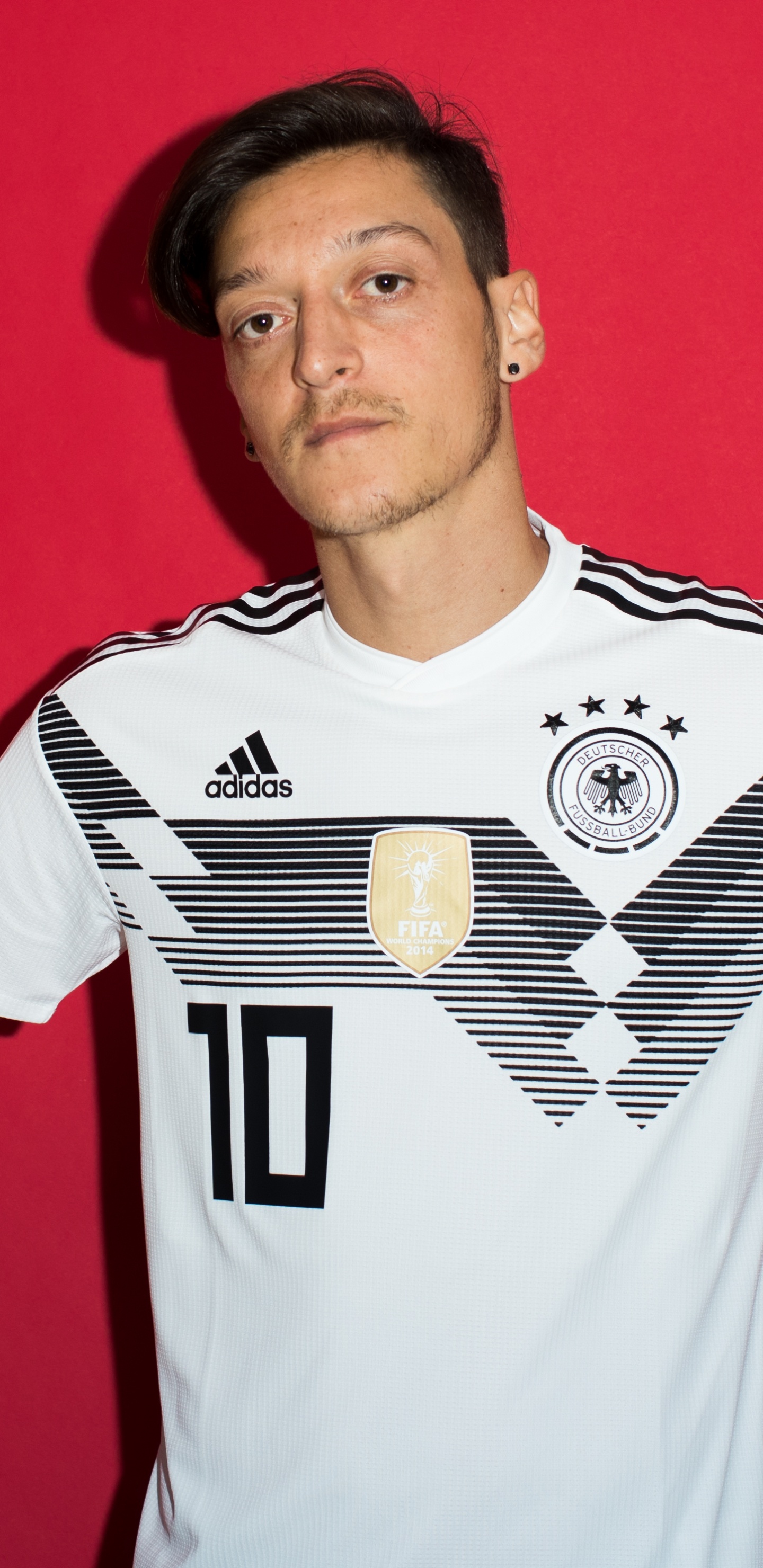 Обои ЧМ 2018, сборная Германии по футболу, Арсенал Ф С, плечо, одежда в разрешении 1440x2960