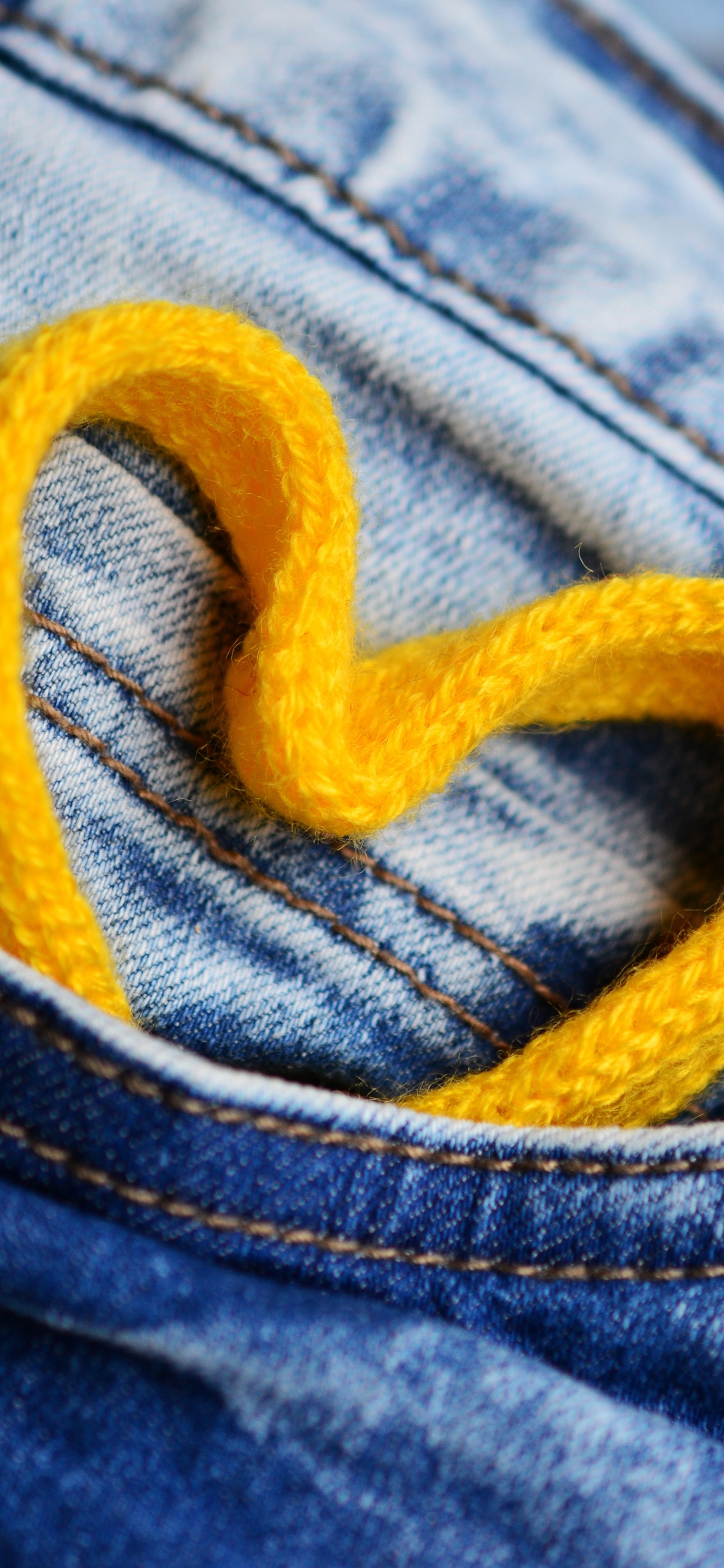 Обои джинсы, одежда, джинсовая ткань, брюки, карман в разрешении 1242x2688