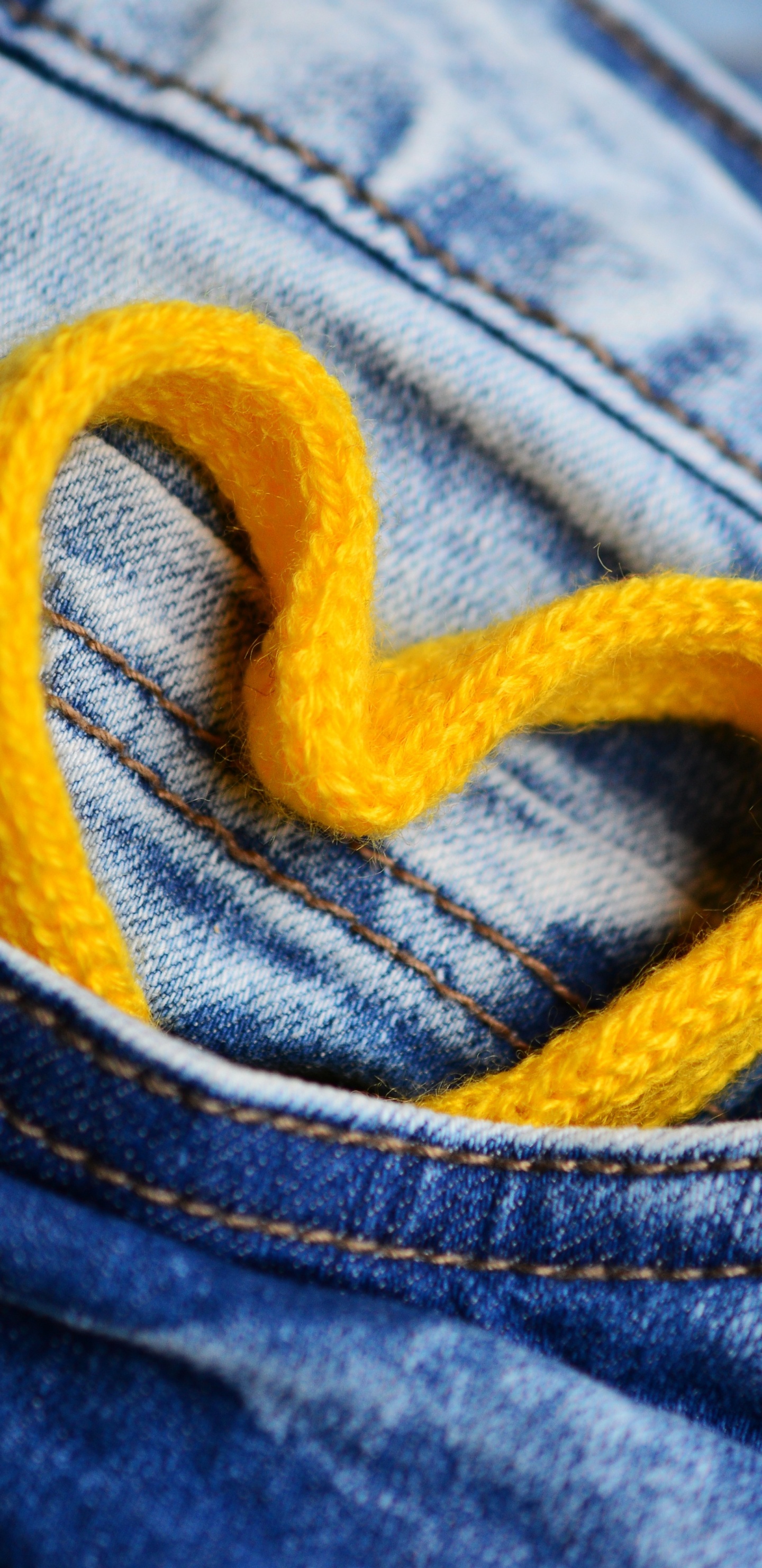 Обои джинсы, одежда, джинсовая ткань, брюки, карман в разрешении 1440x2960