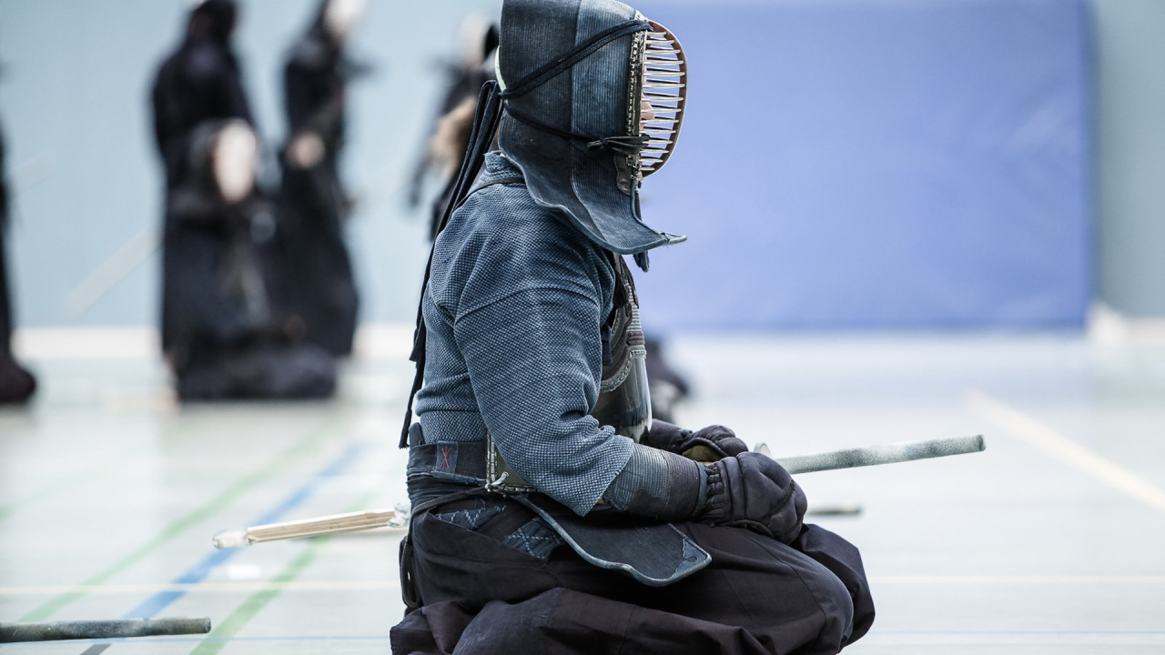 Обои верхняя одежда, спорт, джинсы в разрешении 1280x720