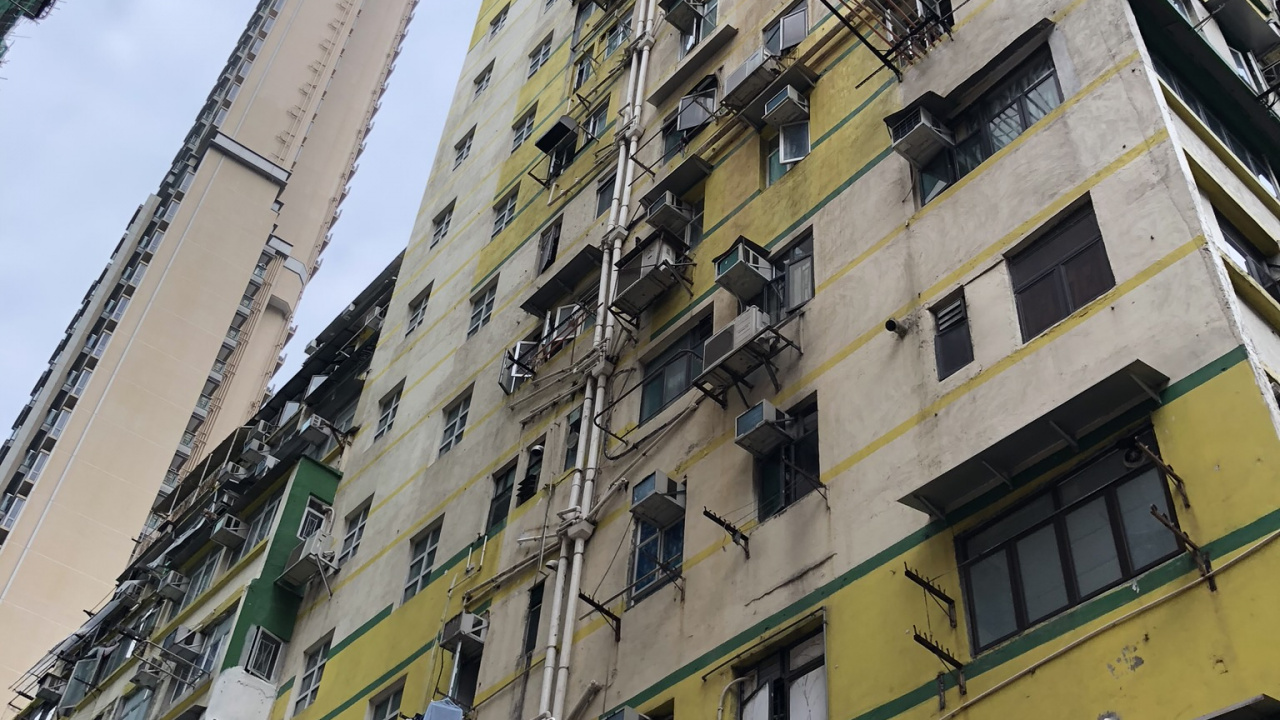 Обои башня, дневное время, архитектура, желтый, кондоминиум в разрешении 1280x720