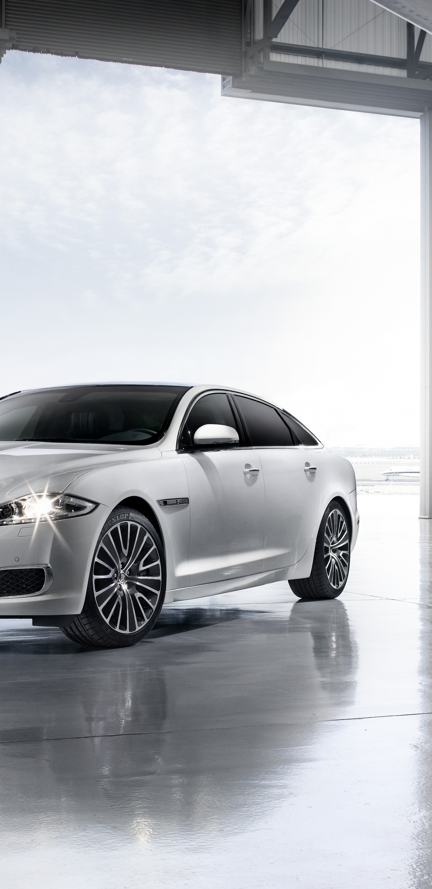 Обои Ягуар XJ в 2012, jaguar land rover, Ягуар, авто, Ягуар xj в разрешении 1440x2960