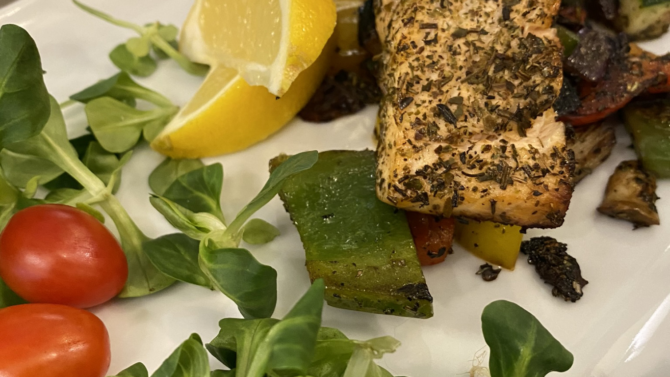 Обои листовой овощ, вегетарианская кухня, овощ, пища, ингредиент в разрешении 1366x768