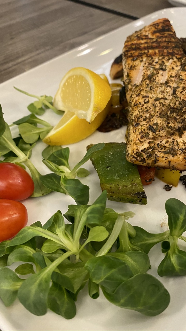 Обои листовой овощ, вегетарианская кухня, овощ, пища, ингредиент в разрешении 720x1280