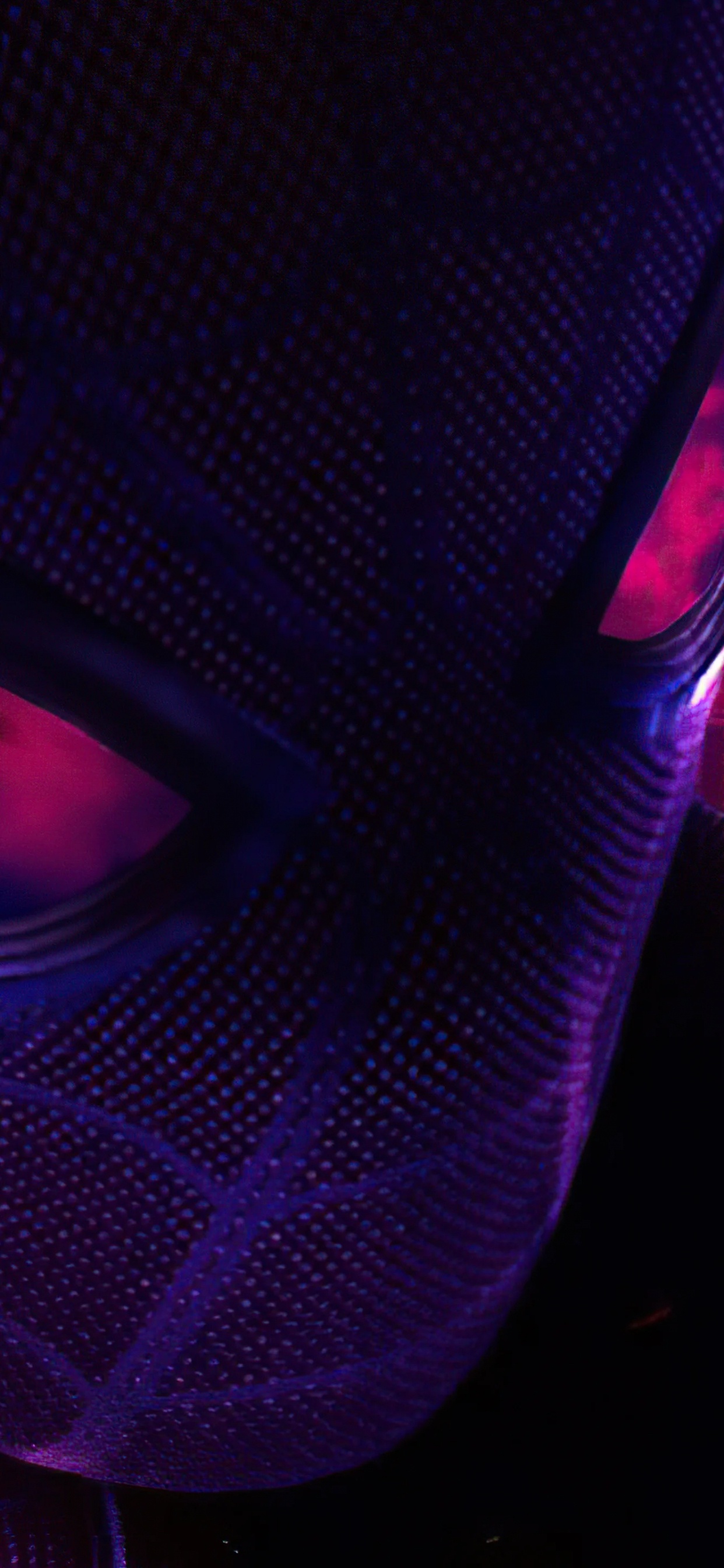 Обои Человек-паук: Нет пути домой, человек-паук, Том Холланд, автомобильное освещение, пурпур в разрешении 1242x2688