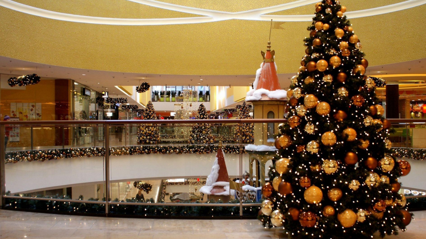 Обои елка, Рождественские украшения, лобби, украшения, гирлянда в разрешении 1366x768