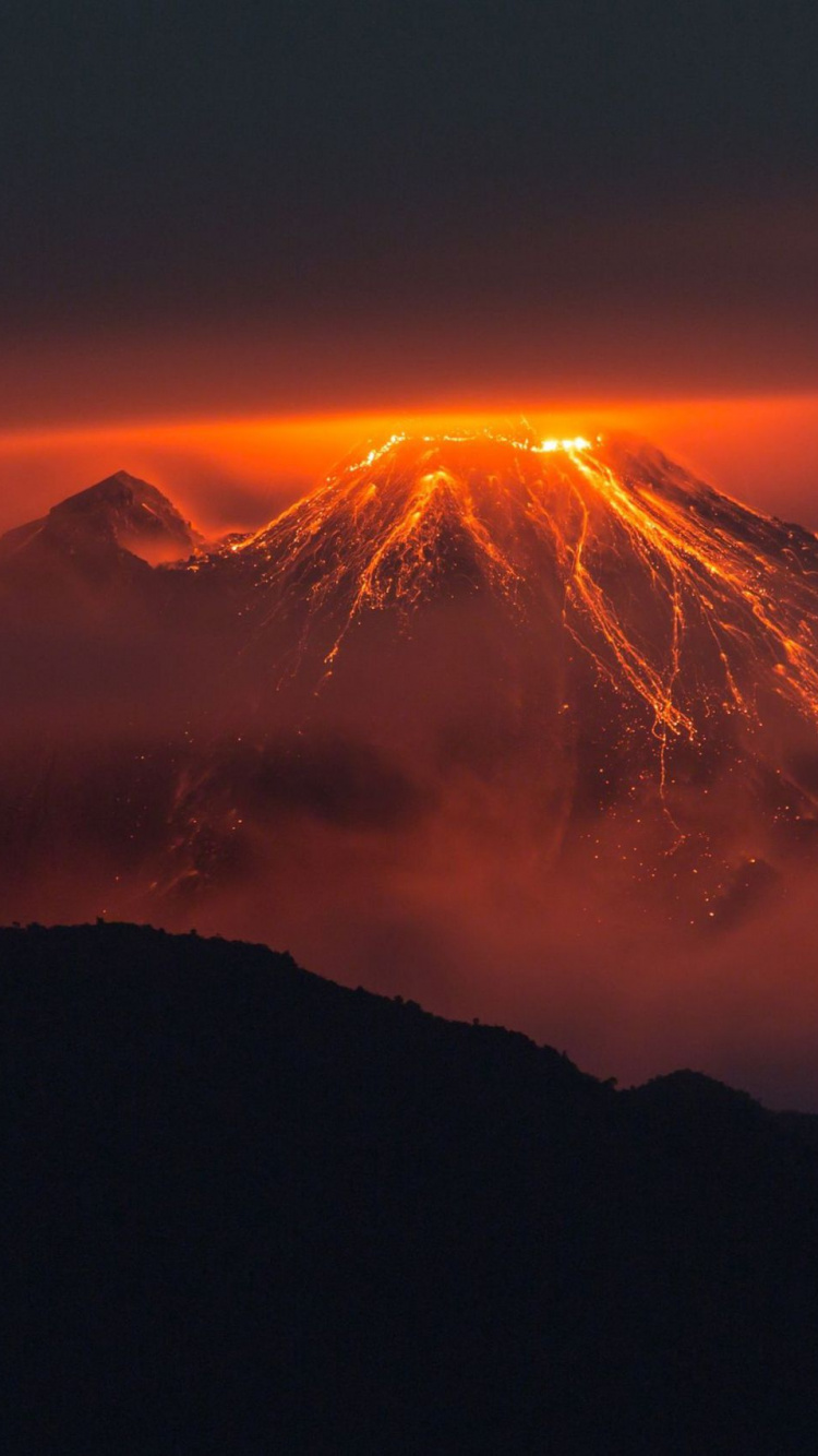 Обои вулкан, стратовулкан, послесвечение, восход солнца, рок в разрешении 750x1334