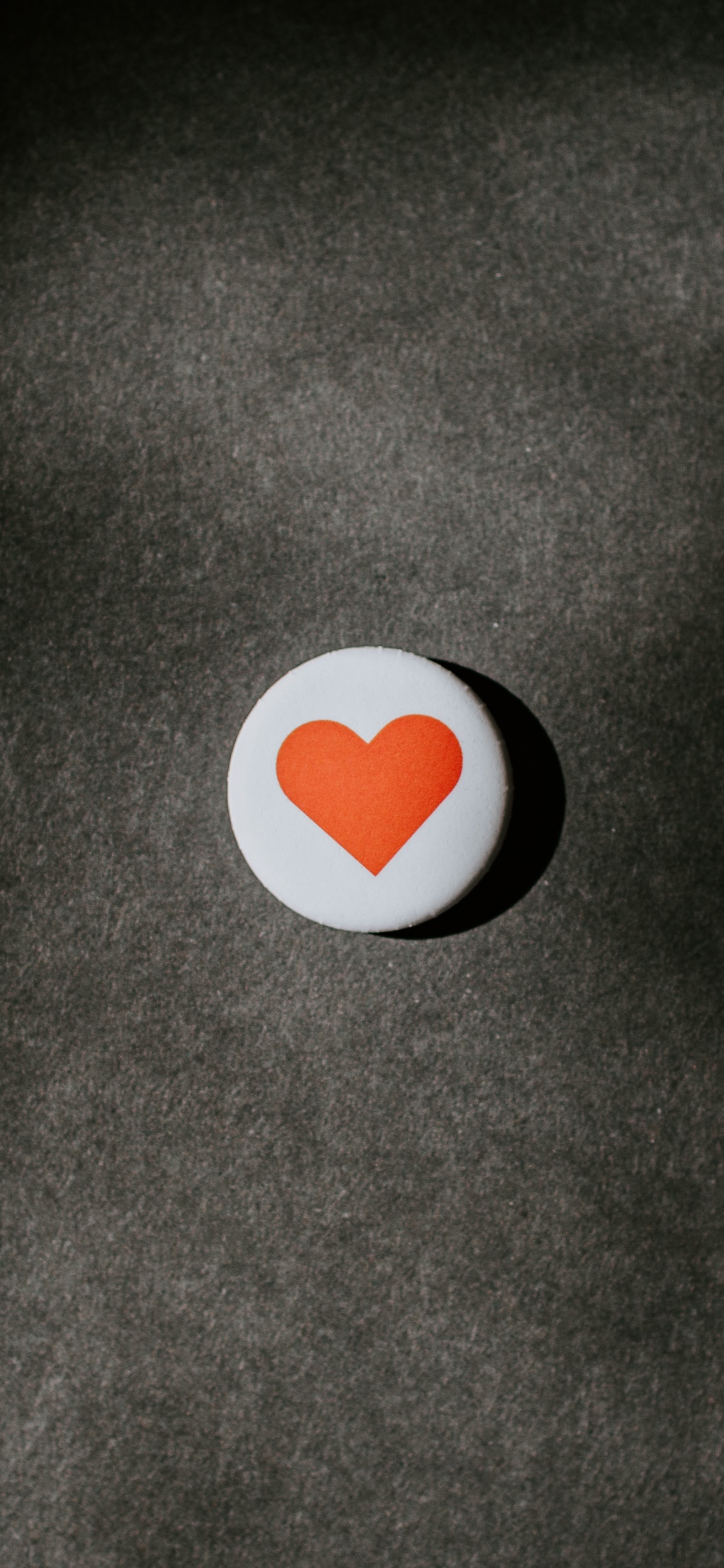 Обои красочность, атмосфера, лого, мяч, космос в разрешении 1125x2436