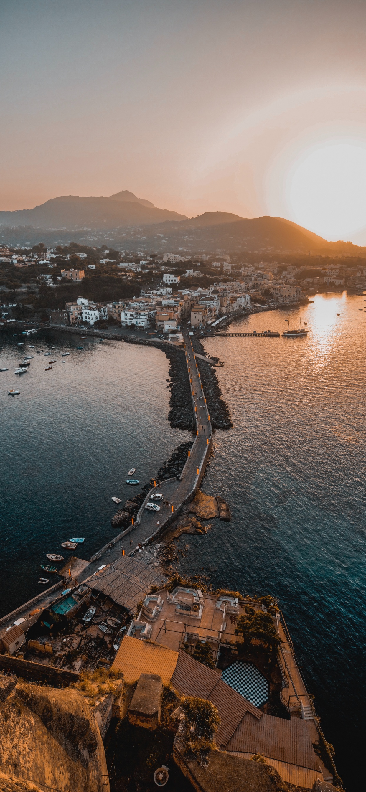 Обои закат, вода, гидроресурсы, море, побережье в разрешении 1242x2688