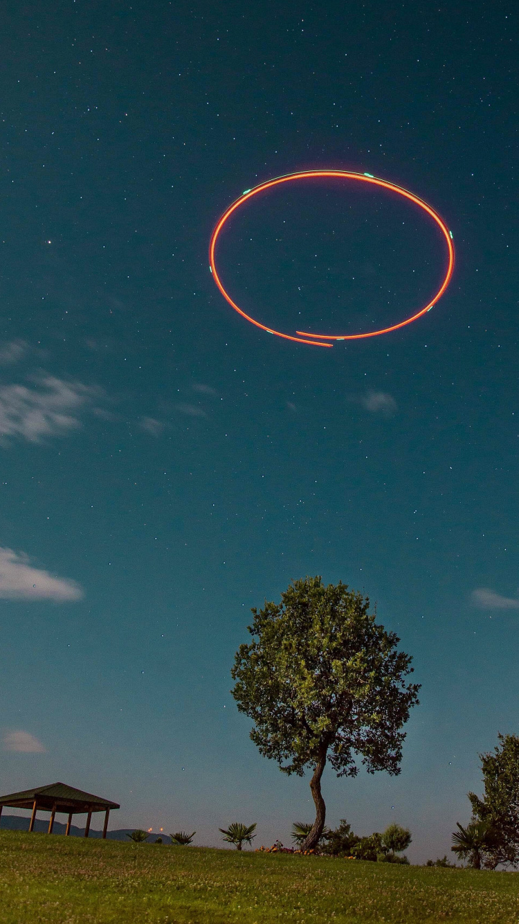 Обои горизонт, Вселенная, apple, неопознанный летающий объект, дерево в разрешении 750x1334