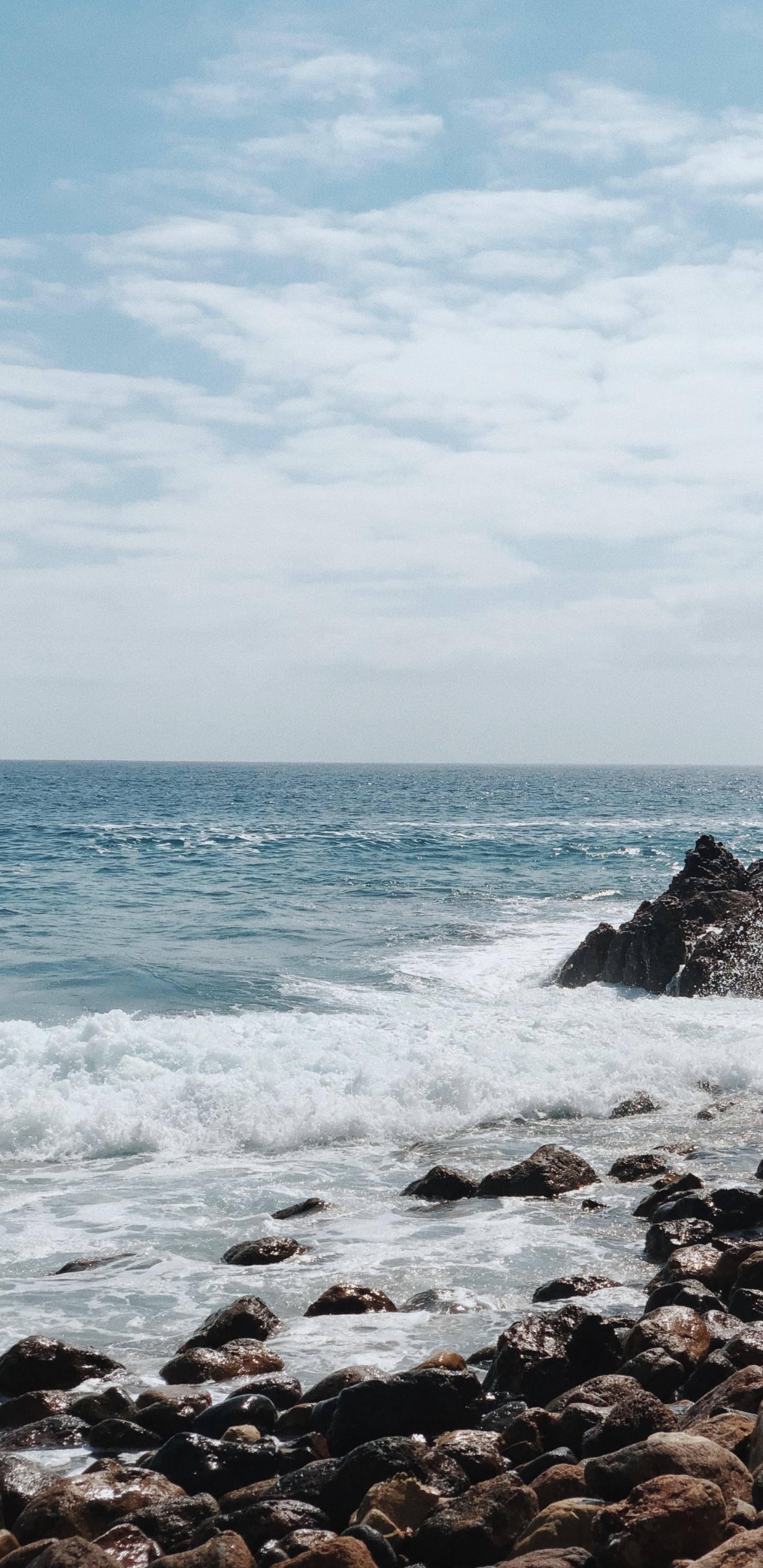 Обои море, побережье, вода, мыс, водоем в разрешении 1440x2960