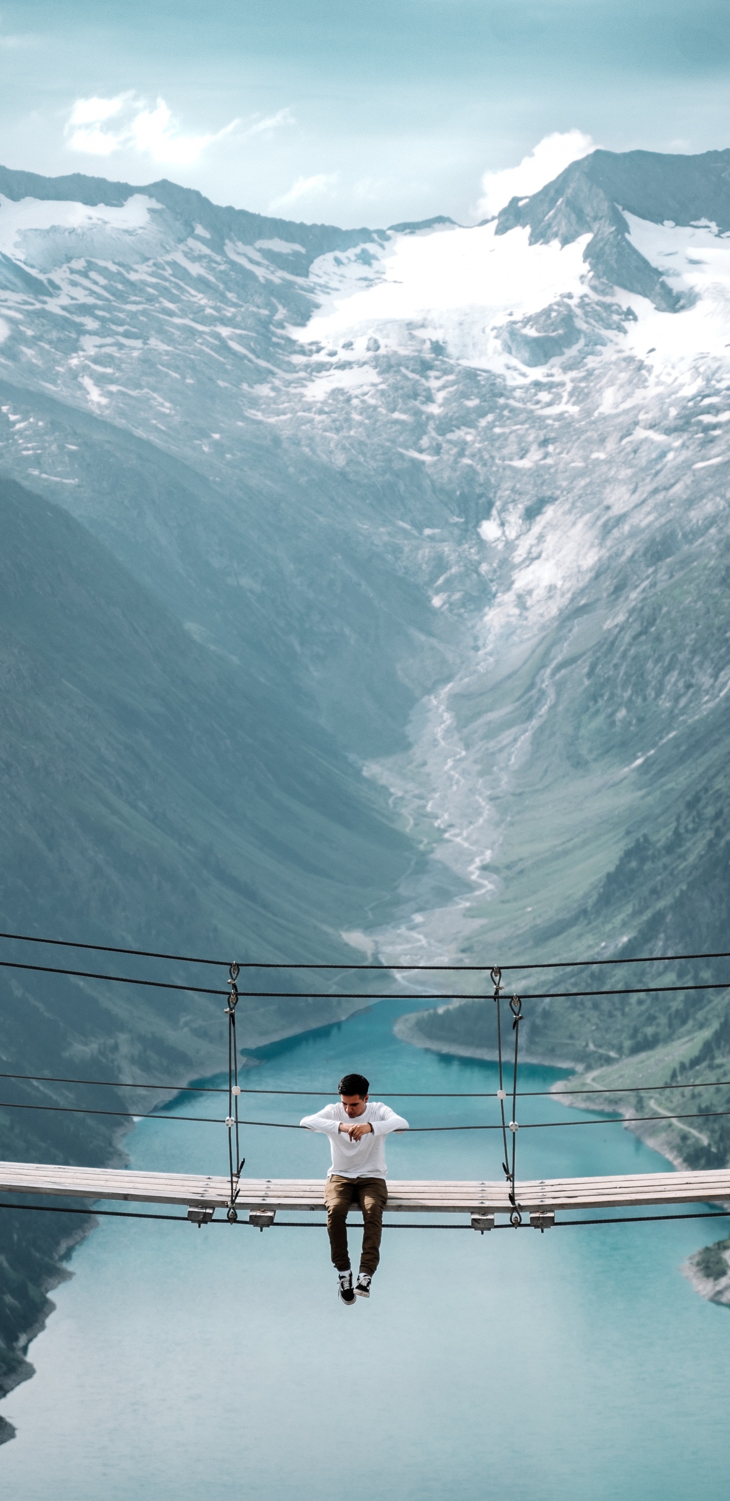 Обои гора, ледяная форма, фьорд, горный рельеф, отражение в разрешении 1440x2960