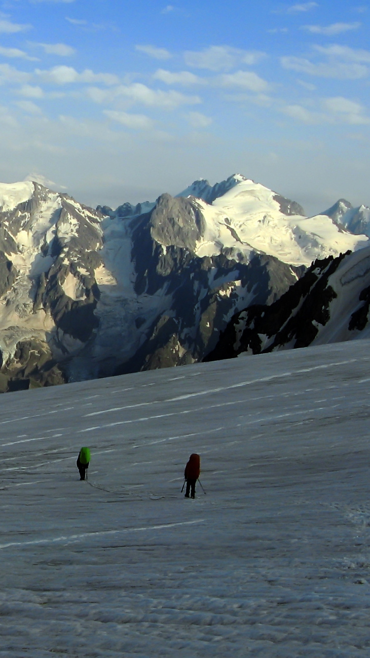 Обои горный рельеф, горный хребет, хребет, Альпы, массив в разрешении 750x1334
