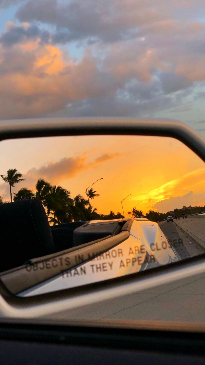 Обои зеркало заднего вида, авто, семейный автомобиль, зеркало, автомобильное зеркало в разрешении 720x1280