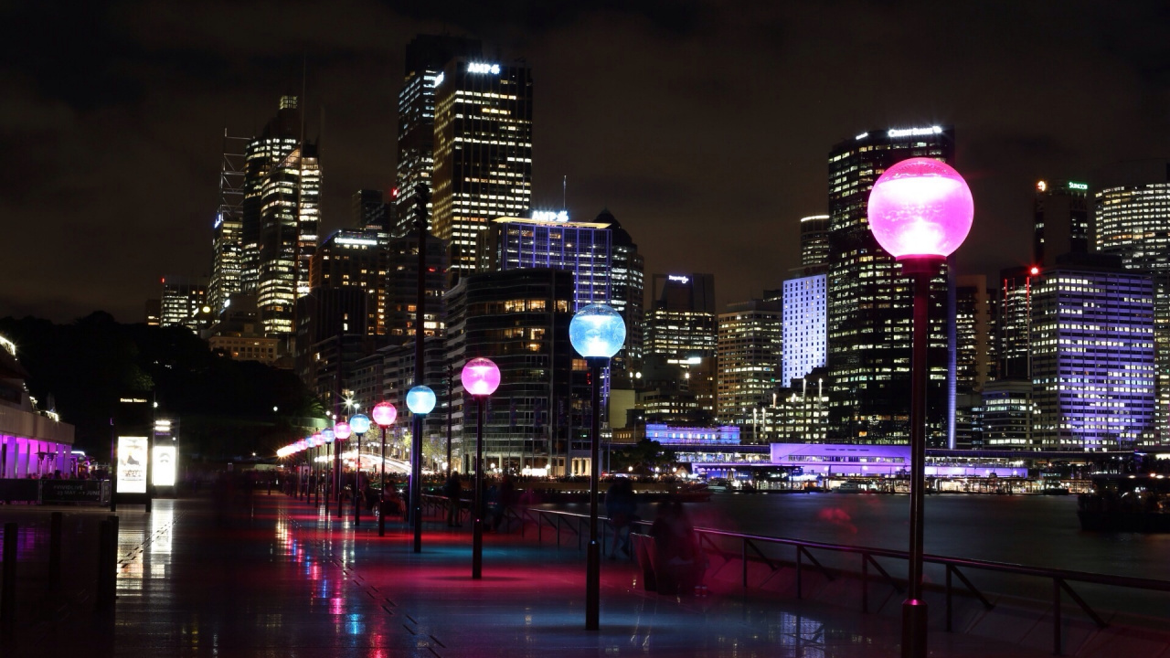 Обои уличный фонарь, городской пейзаж, город, ночь, метрополия в разрешении 1280x720