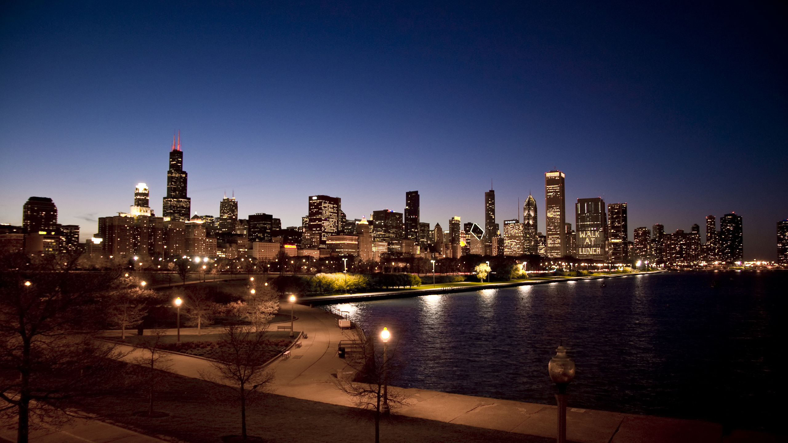 Обои линия горизонта, Чикаго, небоскреб, город, городской пейзаж в разрешении 2560x1440