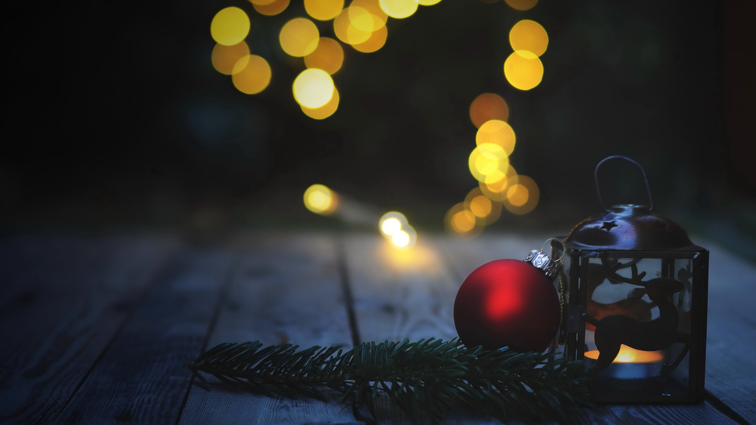 Обои освещение, Рождественский день, желтый, свет, натюрморт в разрешении 2560x1440