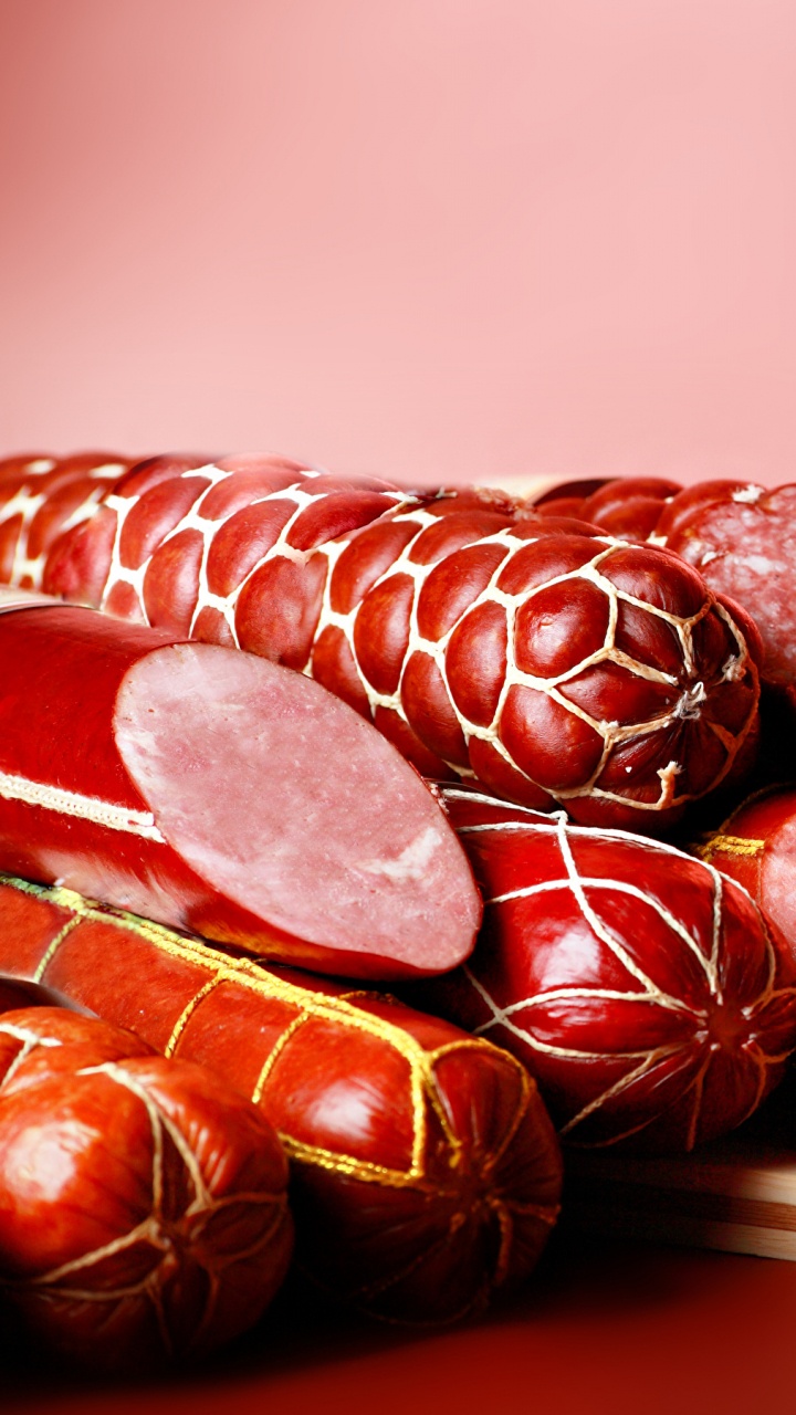 Обои колбаса, курение, мясная закуска, пища, мясо в разрешении 720x1280