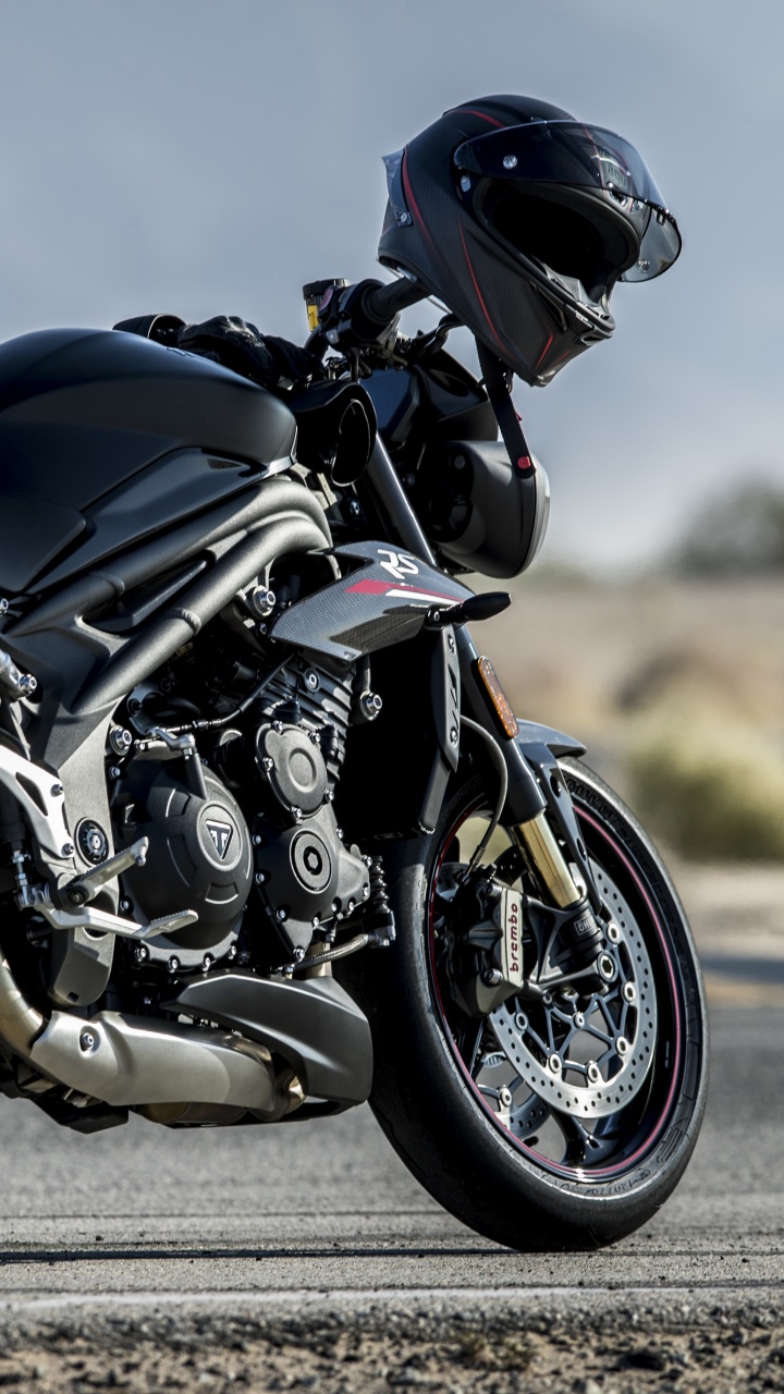 Обои Мотоциклы Triumph, мотоцикл, Прямо-три двигателя, автомобильные шины, мотоспорт в разрешении 720x1280