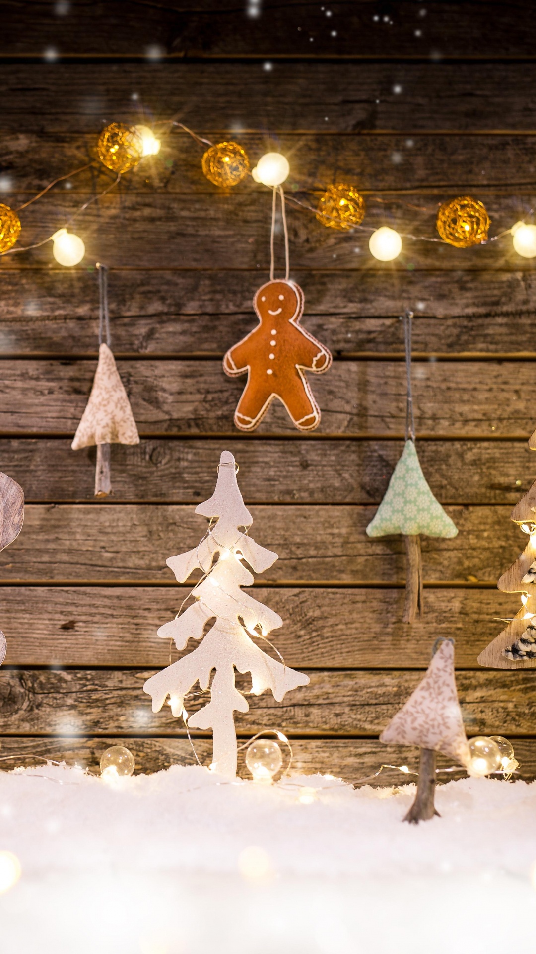 Обои Рождественский день, Рождество, елка, Рождественские украшения, зима в разрешении 1080x1920