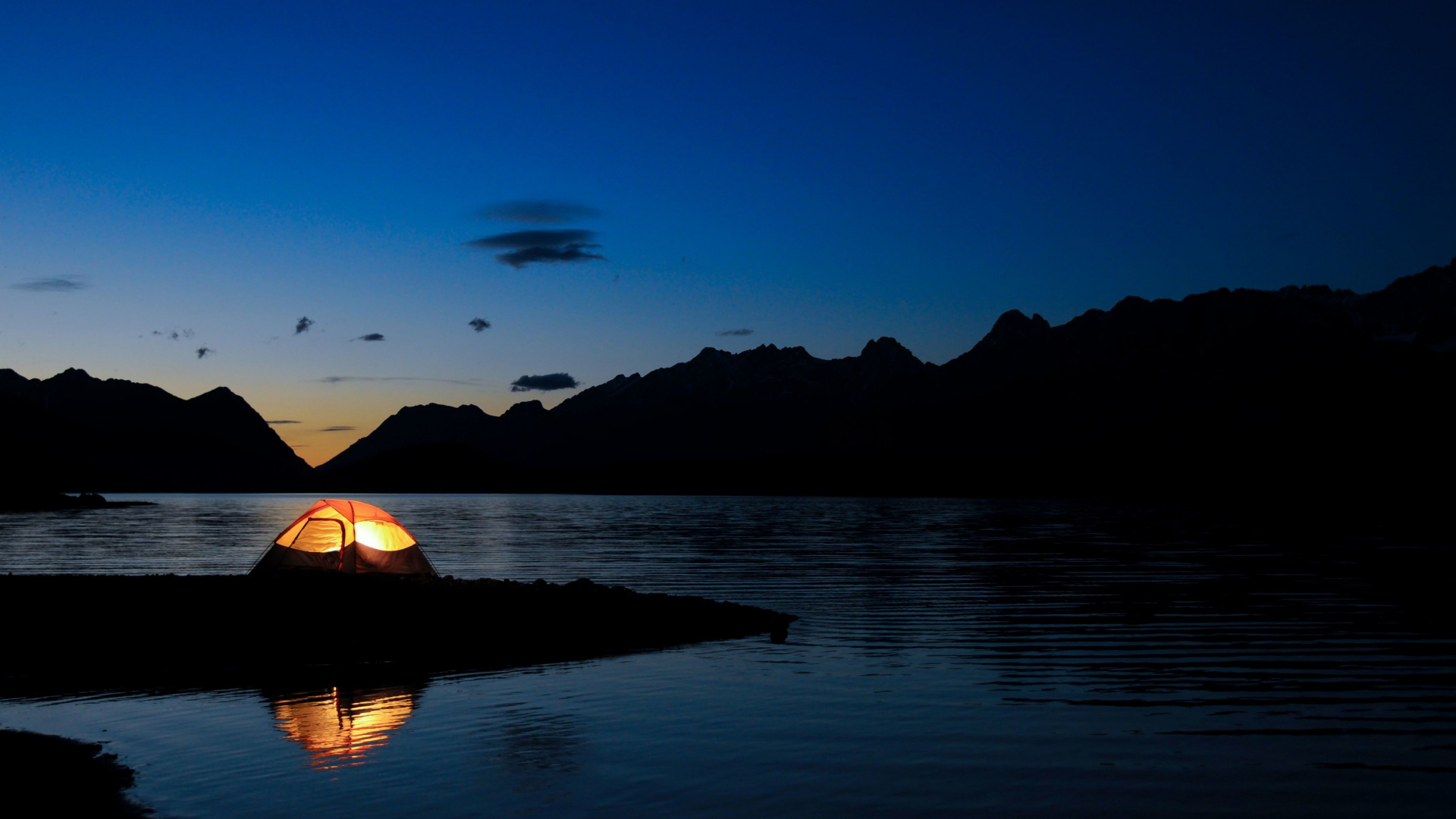 Обои Кемпинг, озеро, отражение, вода, горизонт в разрешении 1920x1080
