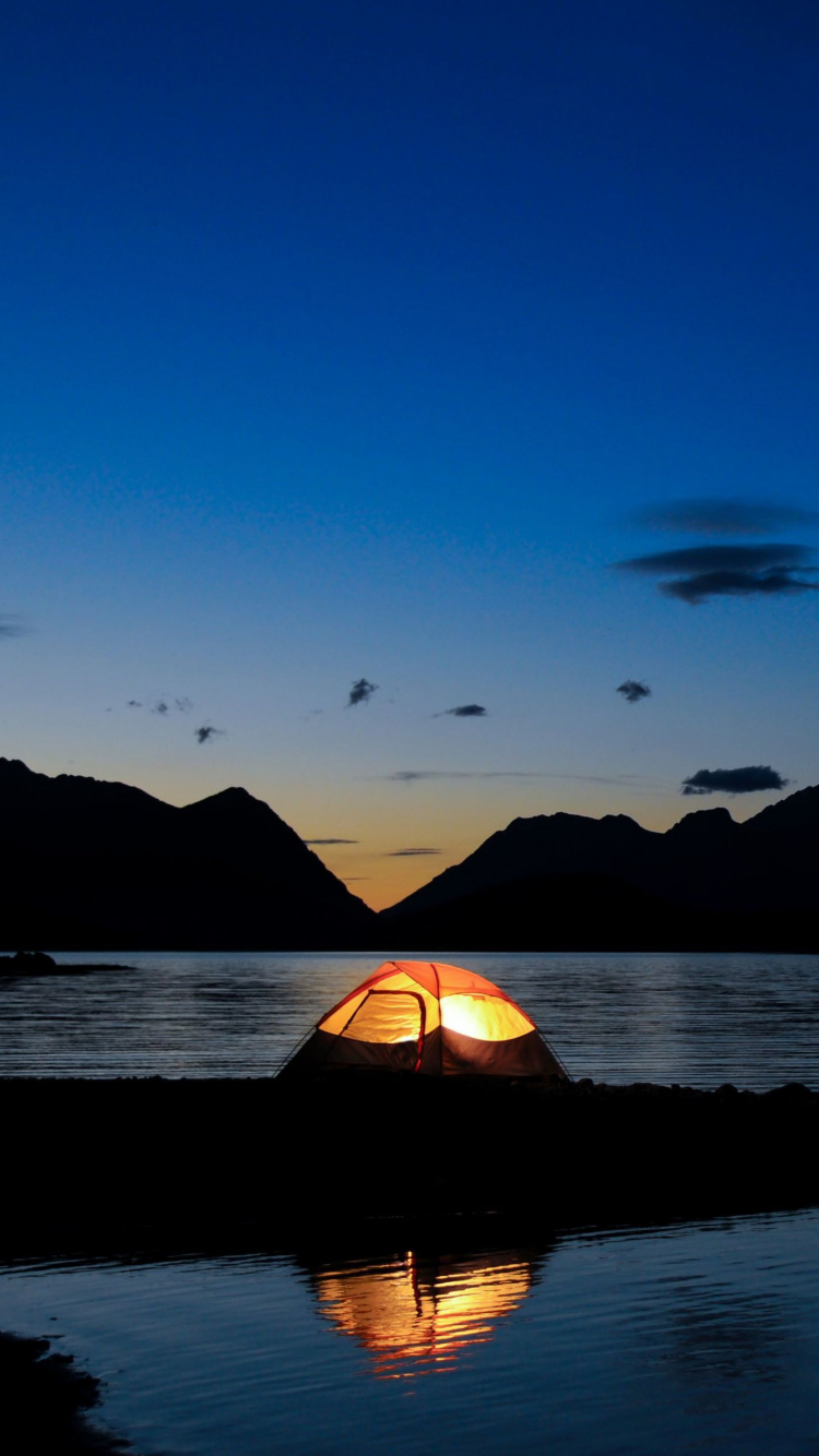 Обои Кемпинг, озеро, отражение, вода, горизонт в разрешении 750x1334