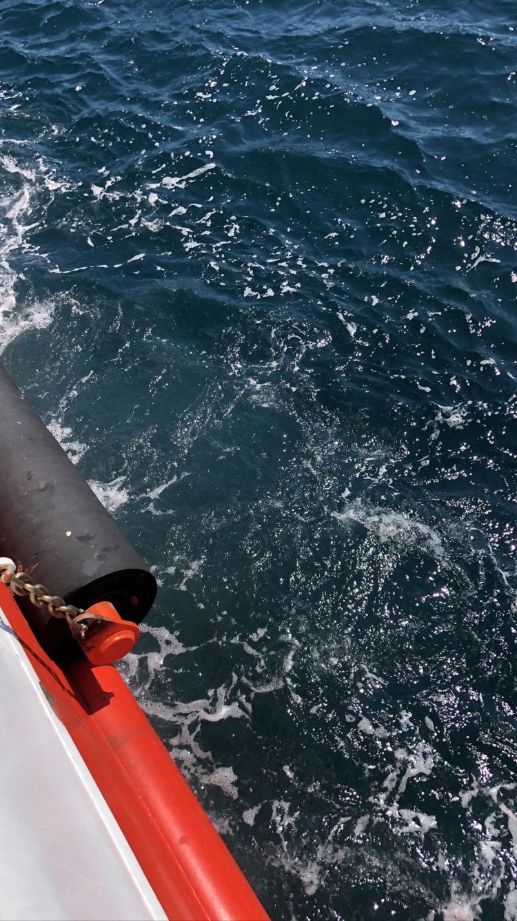 Обои вода, лодка, катание на лодках, физика, наука в разрешении 750x1334