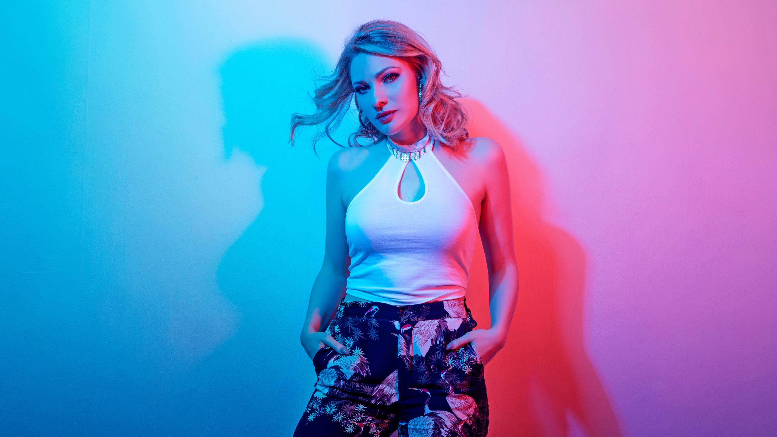 Обои пурпур, музыкальный исполнитель, розовый, Фиолетовый, театральное искусство в разрешении 2560x1440