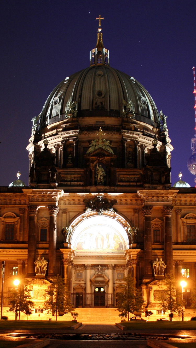 Обои собор, ориентир, ночь, архитектура, место поклонения в разрешении 750x1334
