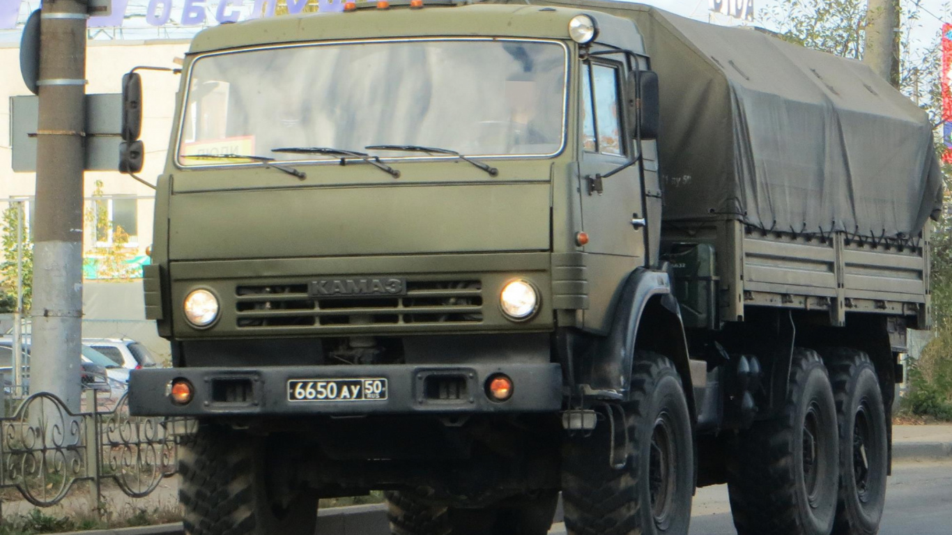 Обои грузовик, транспорт, вид транспорта, военная техника, армия в разрешении 1366x768