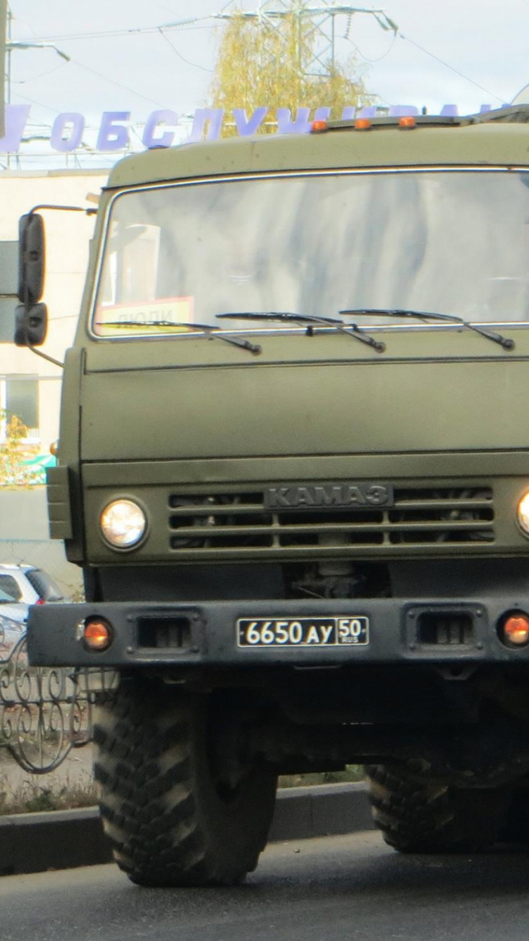 Обои грузовик, транспорт, вид транспорта, военная техника, армия в разрешении 750x1334