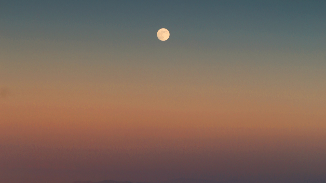 Обои ночное небо, горизонт, атмосфера, луна, дневное время в разрешении 1280x720