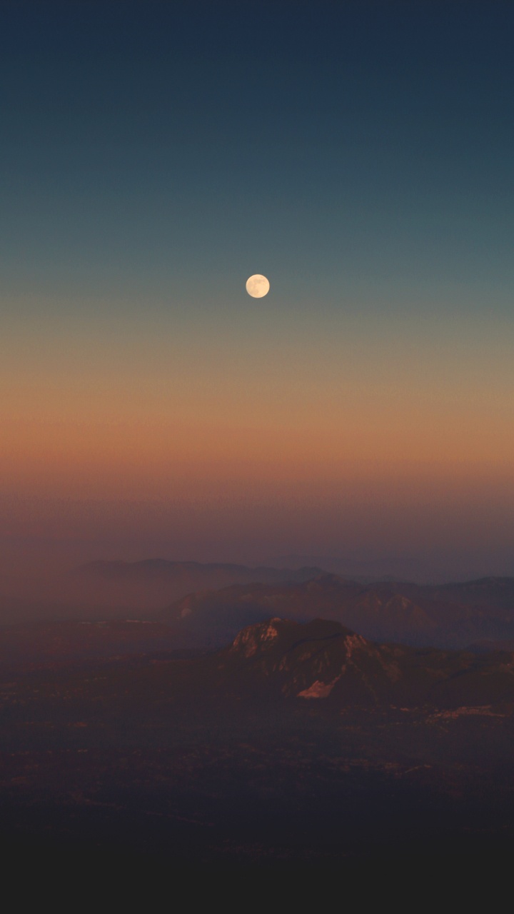 Обои ночное небо, горизонт, атмосфера, луна, дневное время в разрешении 720x1280