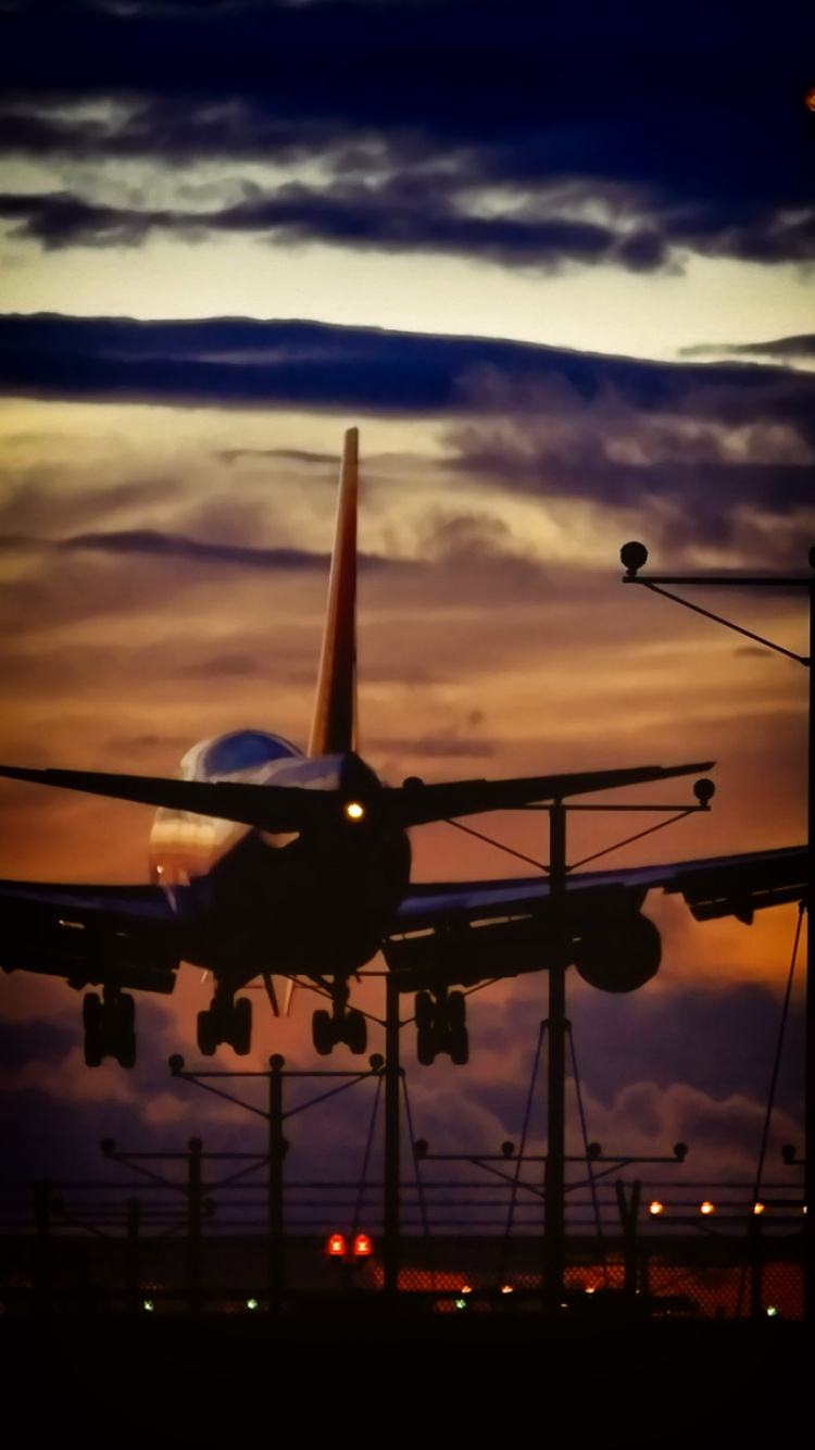 Обои самолет, полет, самолеты, аэропорт, авиация в разрешении 750x1334