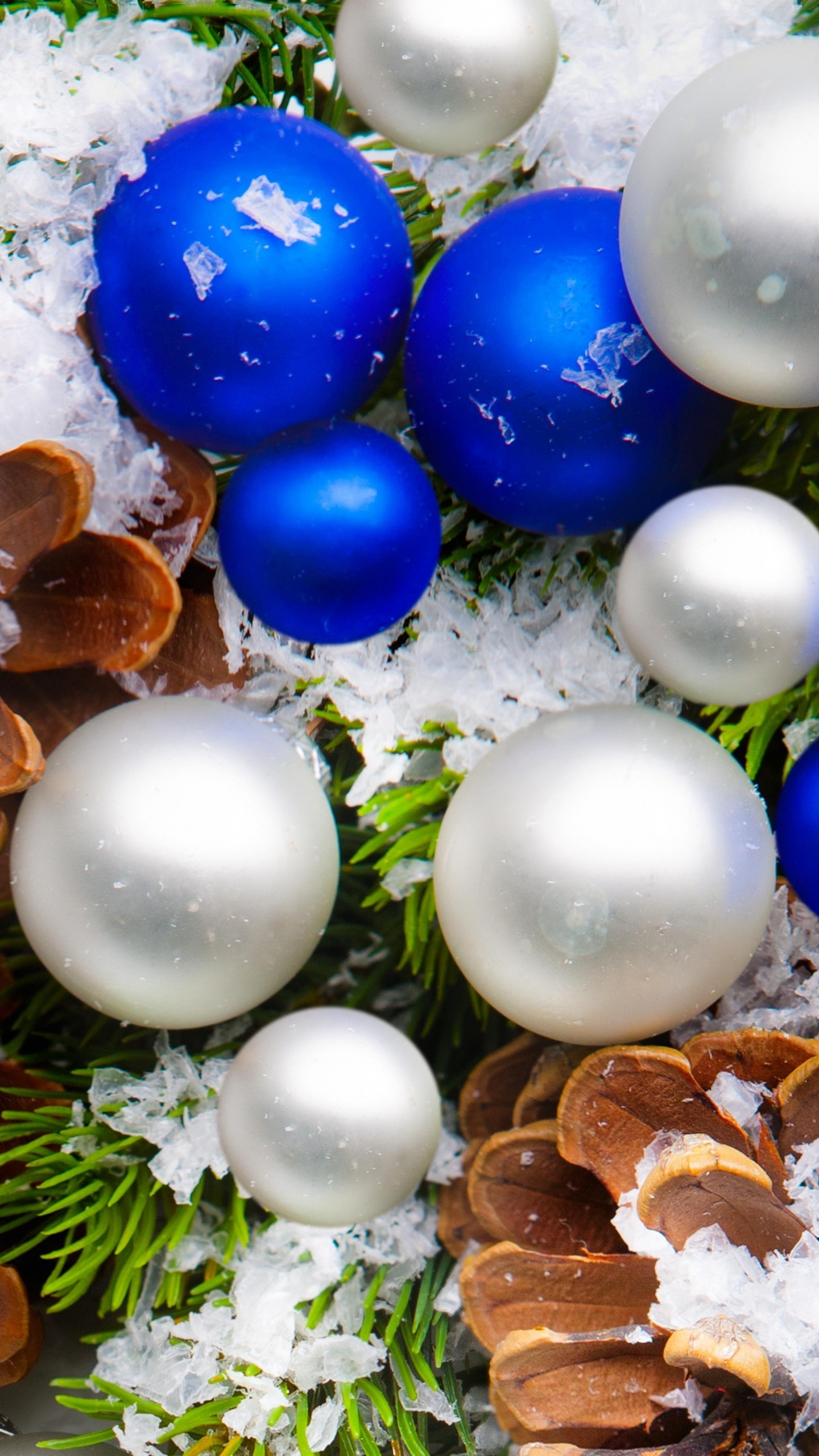 Обои Новый год, Рождественские украшения, рождественский орнамент, дерево, Рождественский день в разрешении 1440x2560